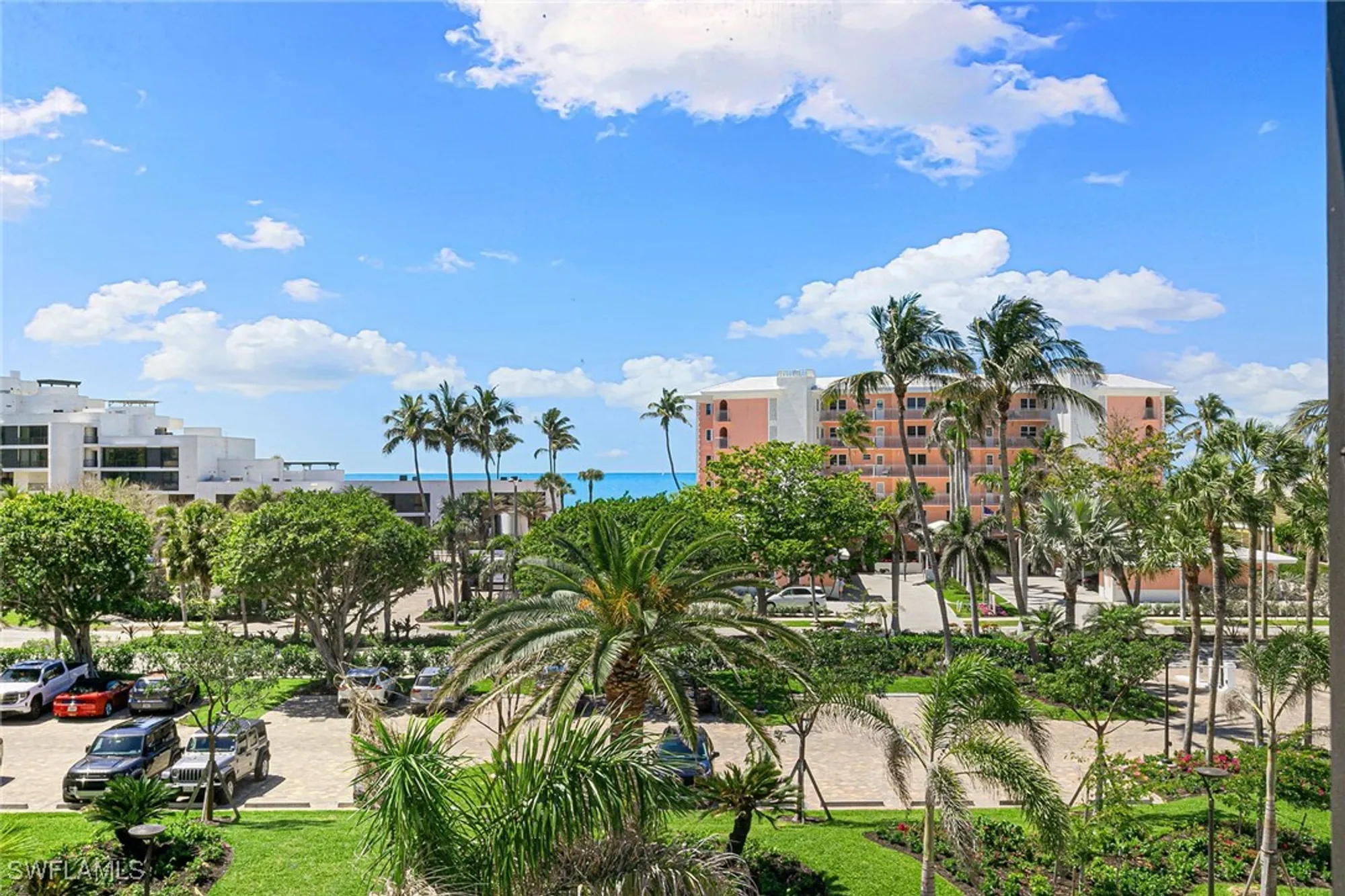 Property Slideshow image 15 of 49 | 2400 gulf shore blvd 305, Naples, FL, 34103