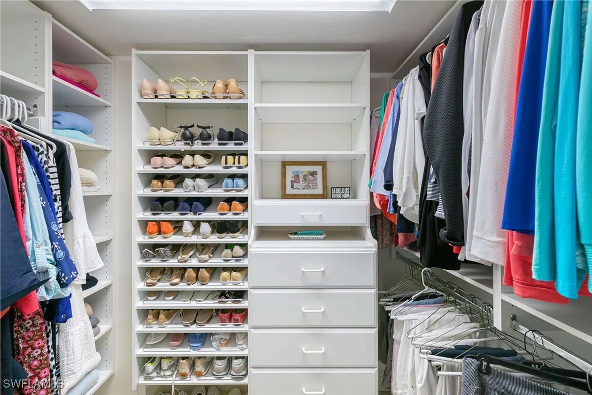 Property Slideshow image 12 of 49 | 2400 gulf shore blvd 305, Naples, FL, 34103