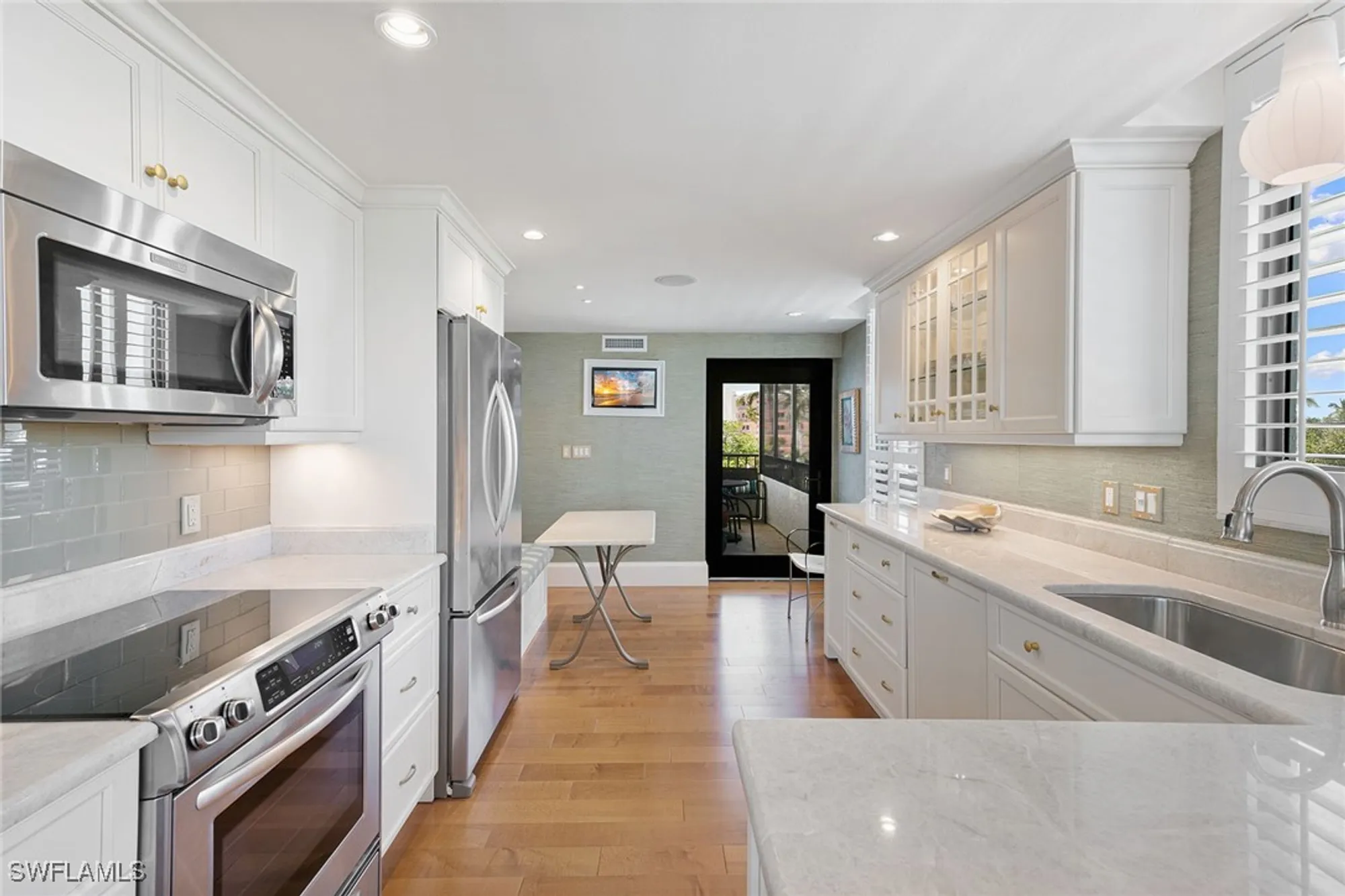 Property Slideshow image 28 of 49 | 2400 gulf shore blvd 305, Naples, FL, 34103