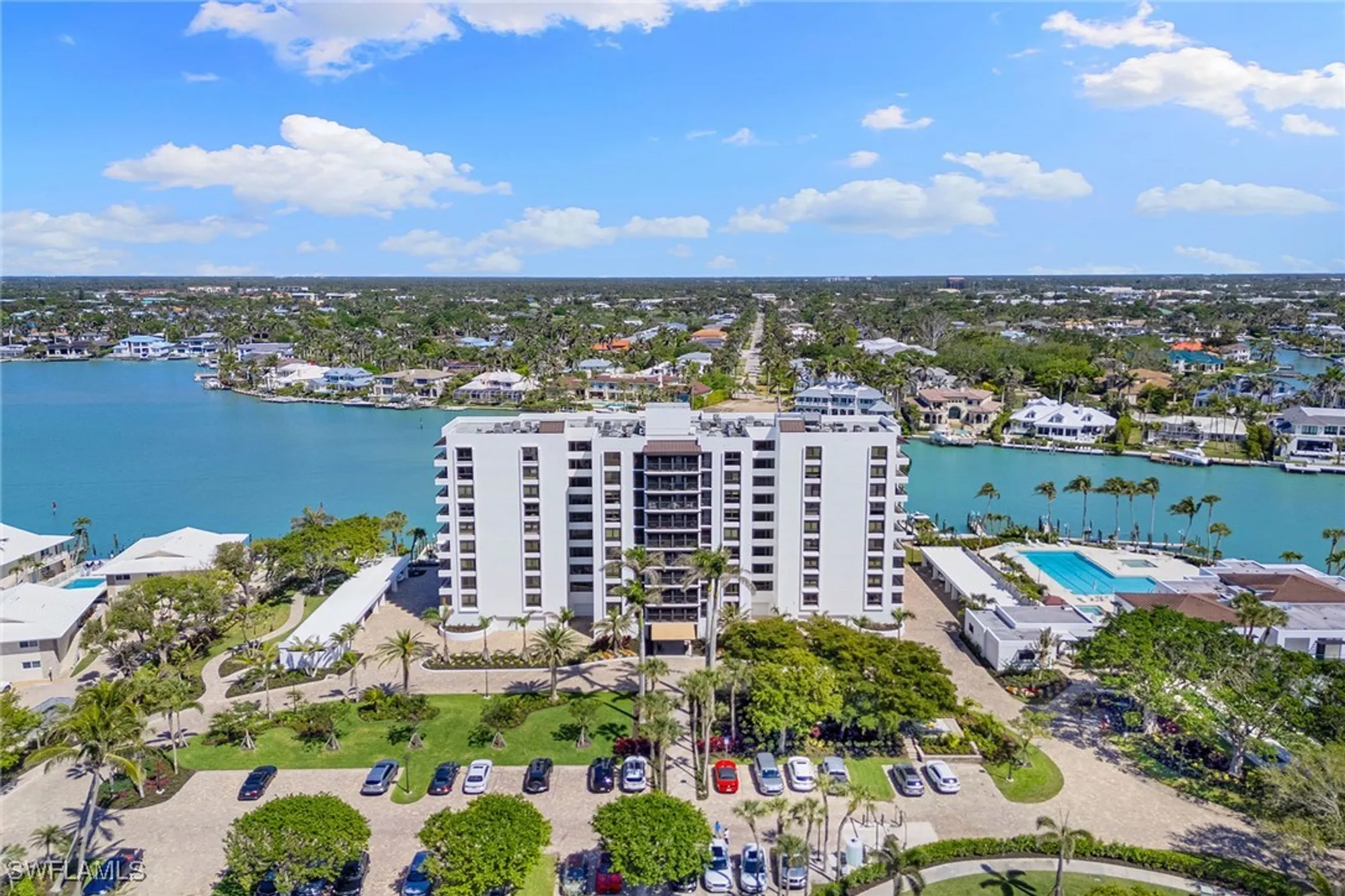 Property Slideshow image 33 of 49 | 2400 gulf shore blvd 305, Naples, FL, 34103