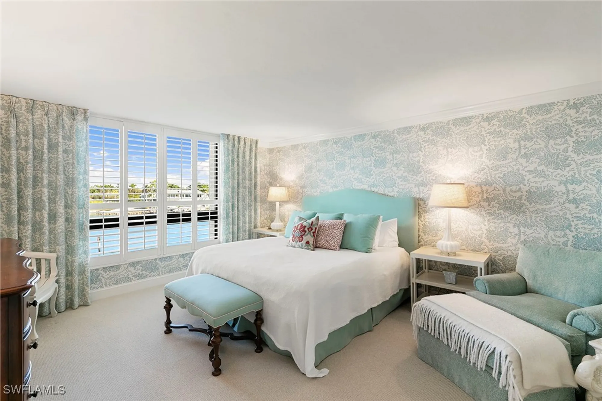 Property Slideshow image 6 of 49 | 2400 gulf shore blvd 305, Naples, FL, 34103