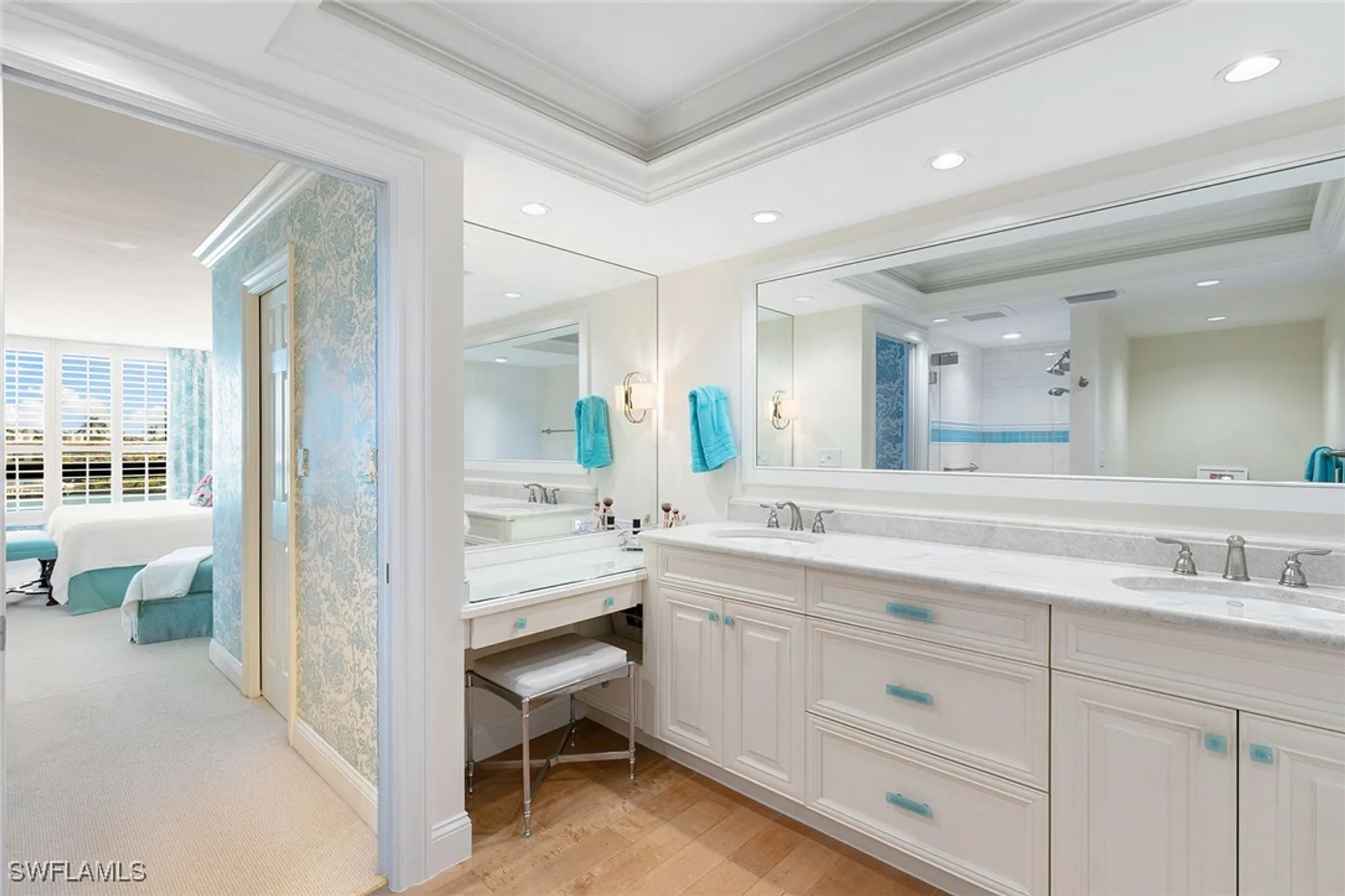 Property Slideshow image 9 of 49 | 2400 gulf shore blvd 305, Naples, FL, 34103