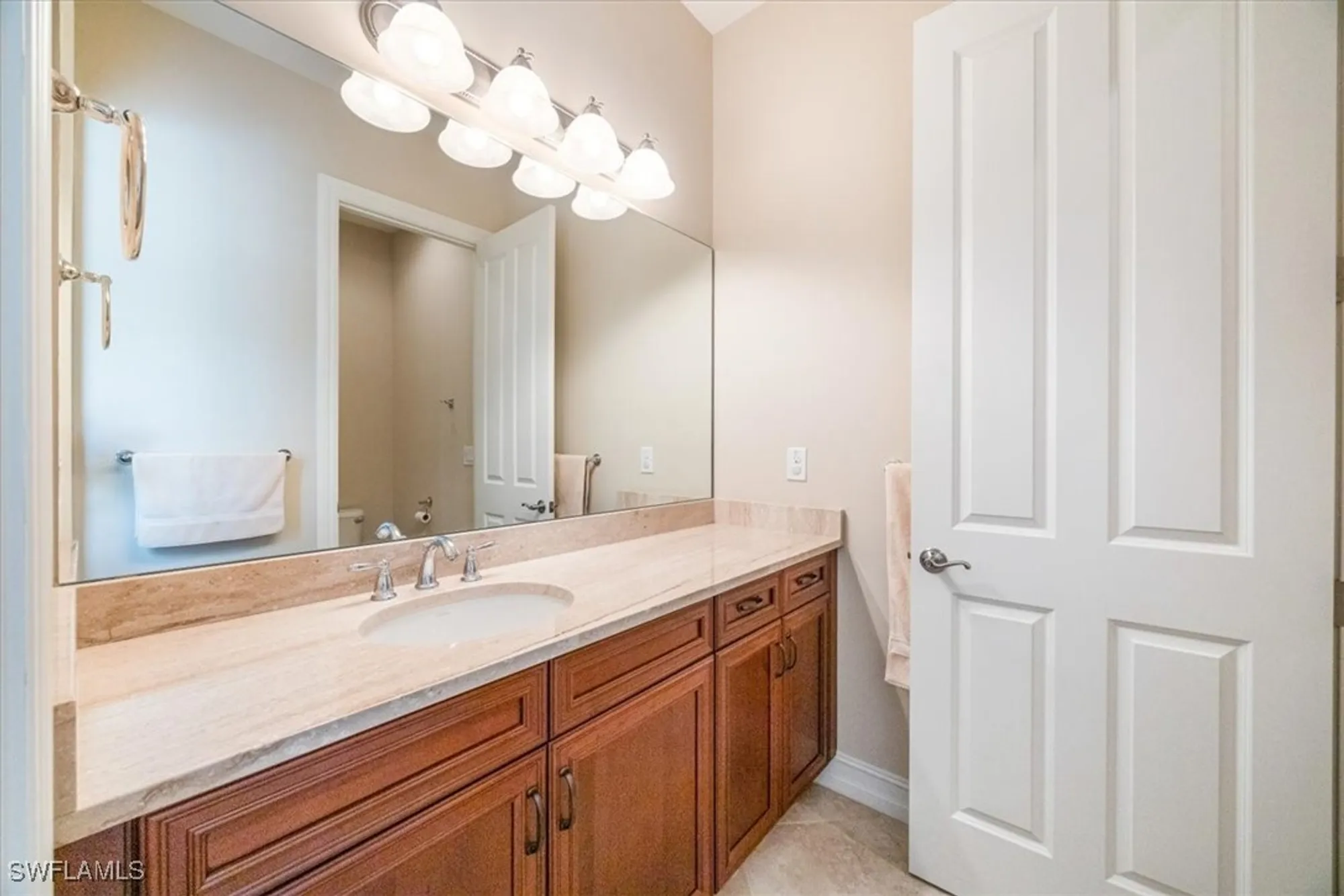 Property Slideshow image 14 of 25 | 6504 costa cir, Naples, FL, 34113