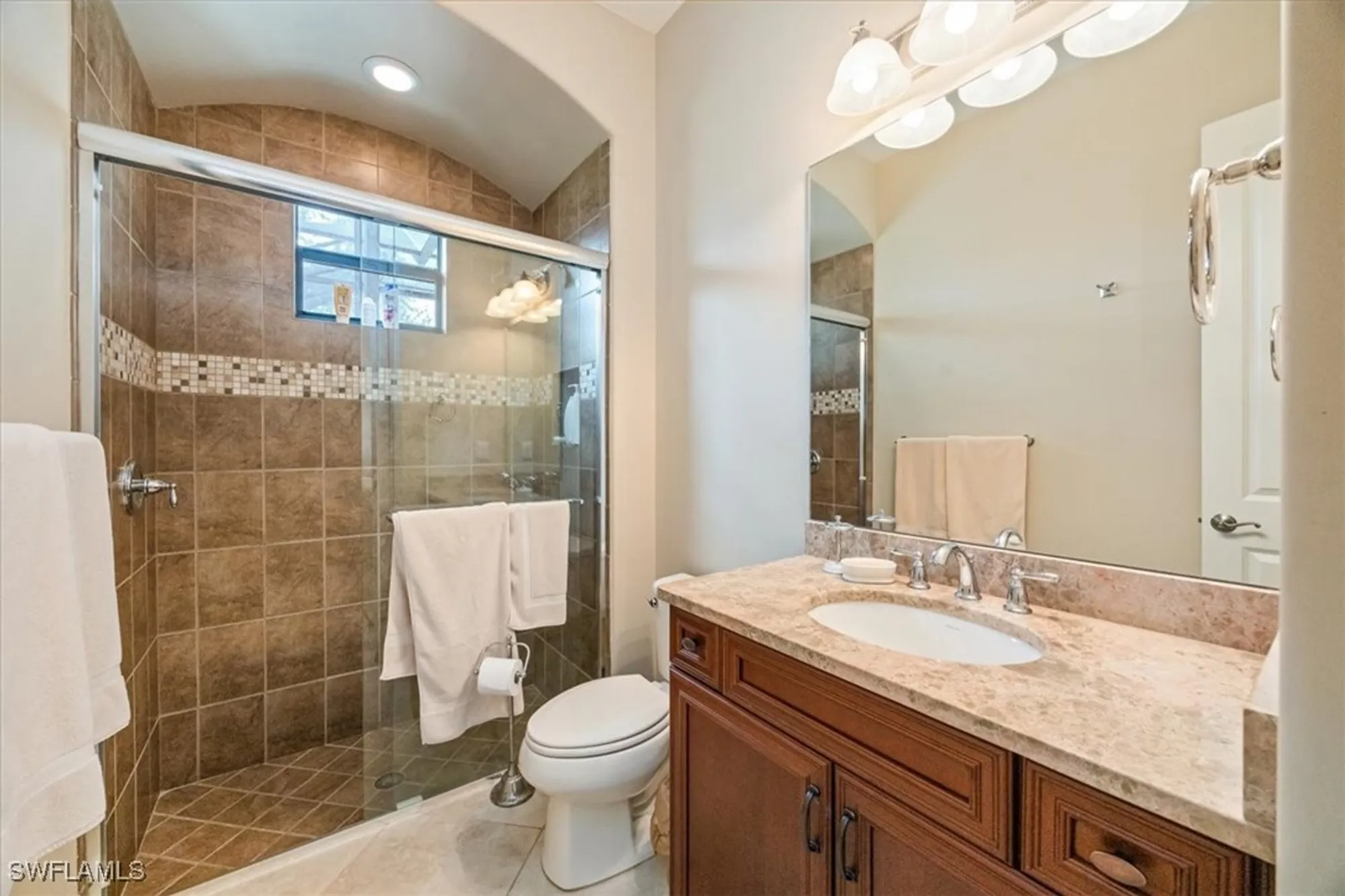 Property Slideshow image 17 of 25 | 6504 costa cir, Naples, FL, 34113