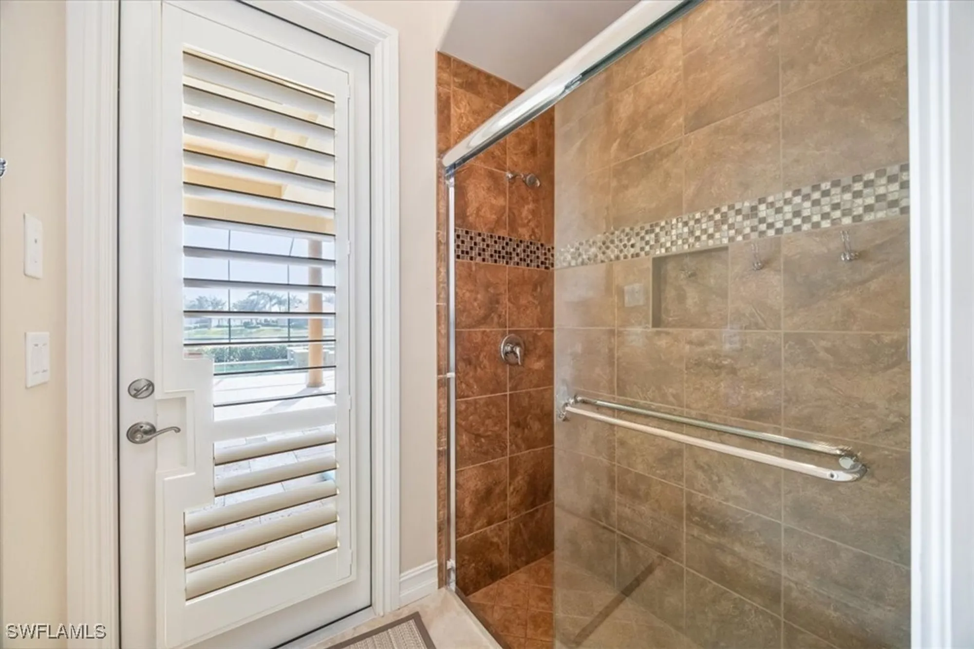 Property Slideshow image 20 of 25 | 6504 costa cir, Naples, FL, 34113