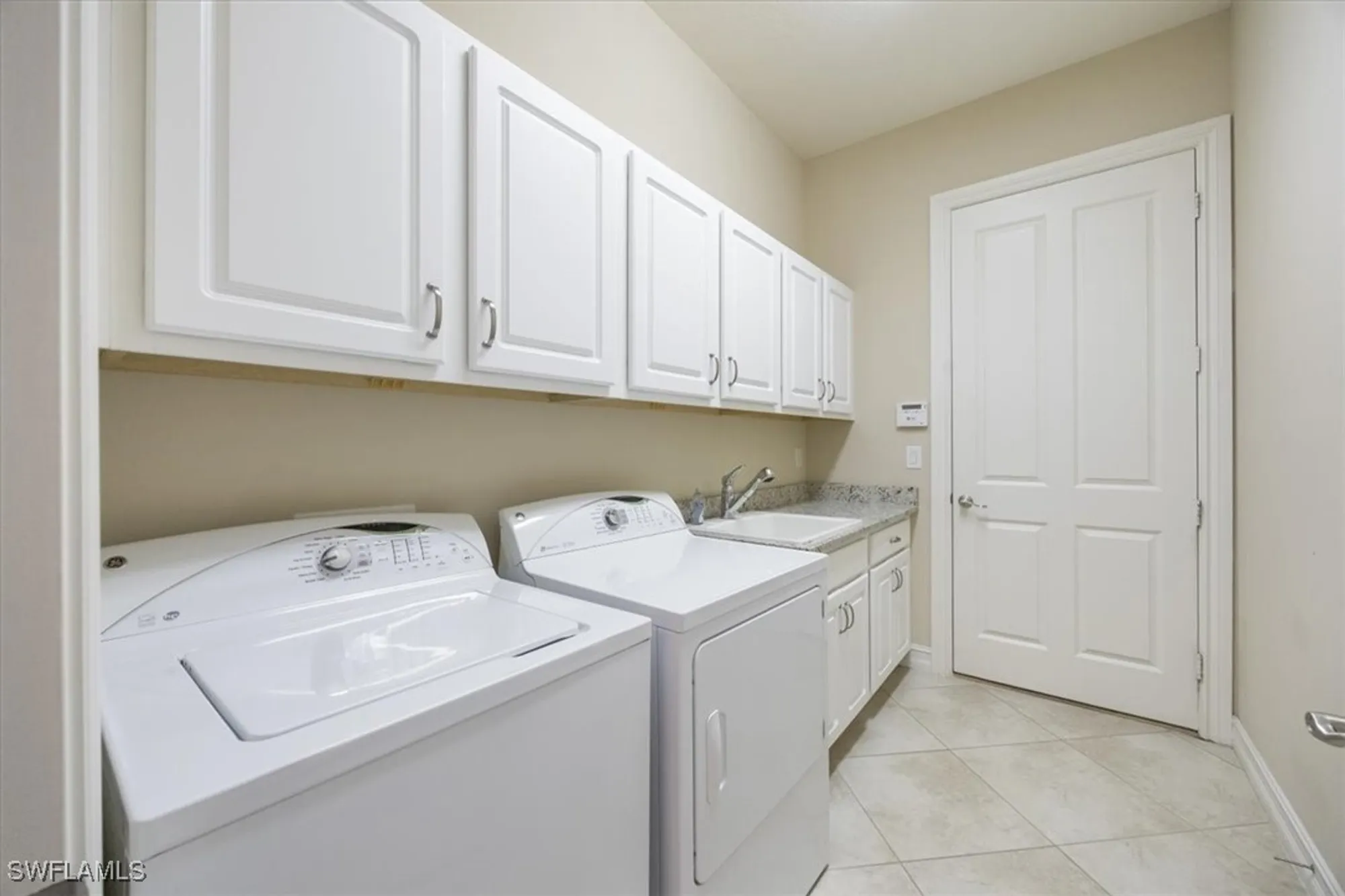 Property Slideshow image 21 of 25 | 6504 costa cir, Naples, FL, 34113