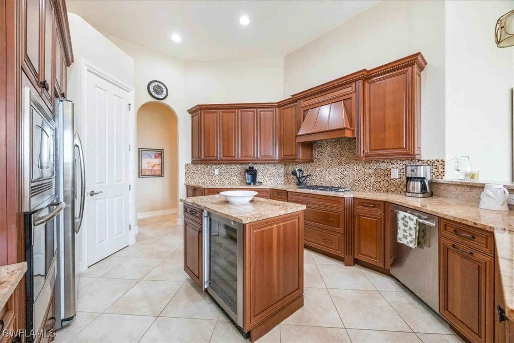 Property Slideshow image 6 of 25 | 6504 costa cir, Naples, FL, 34113