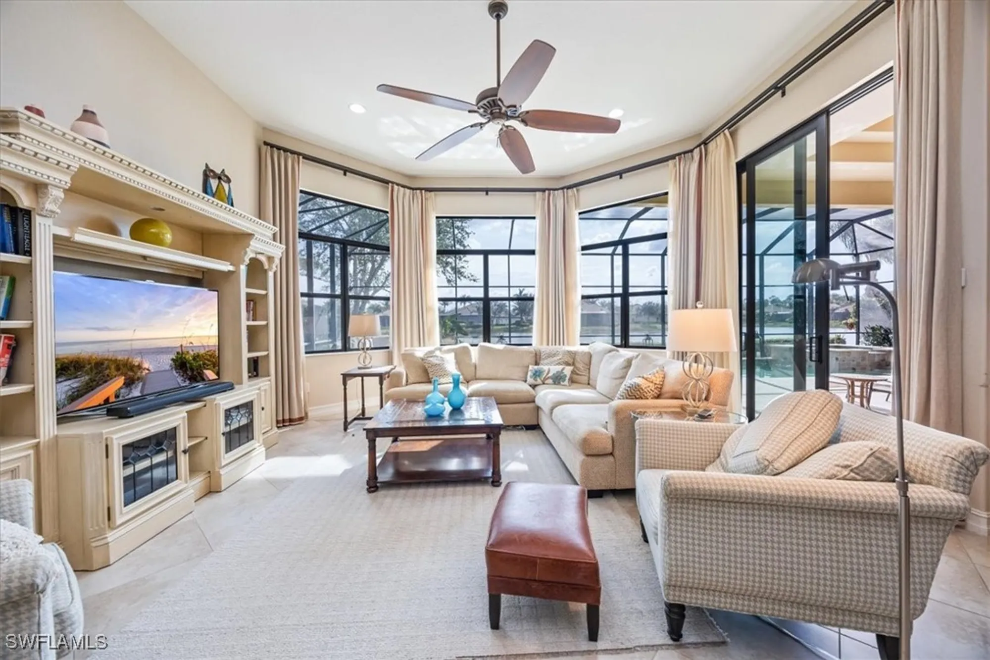 Property Slideshow image 8 of 25 | 6504 costa cir, Naples, FL, 34113