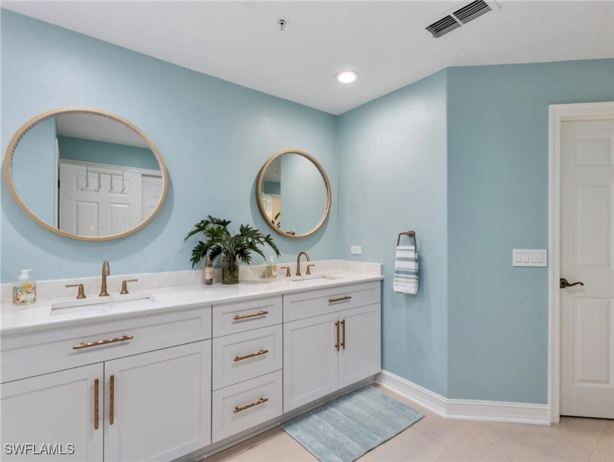 Property Slideshow image 26 of 50 | 11029 harbour yacht ct unit 102, Fort Myers, FL, 33908