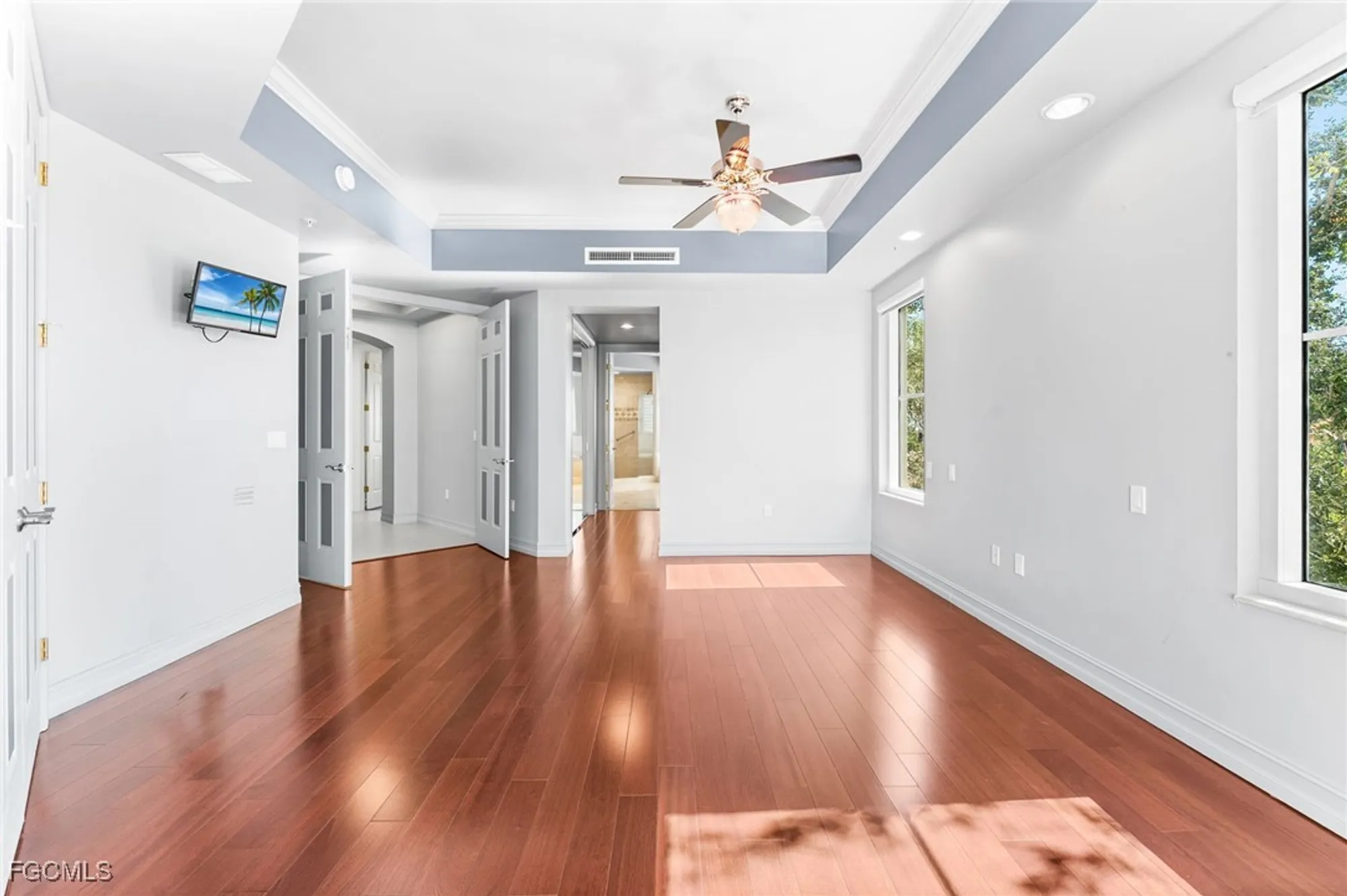 Property Slideshow image 16 of 50 | 14270 royal harbour ct 323, Fort Myers, FL, 33908