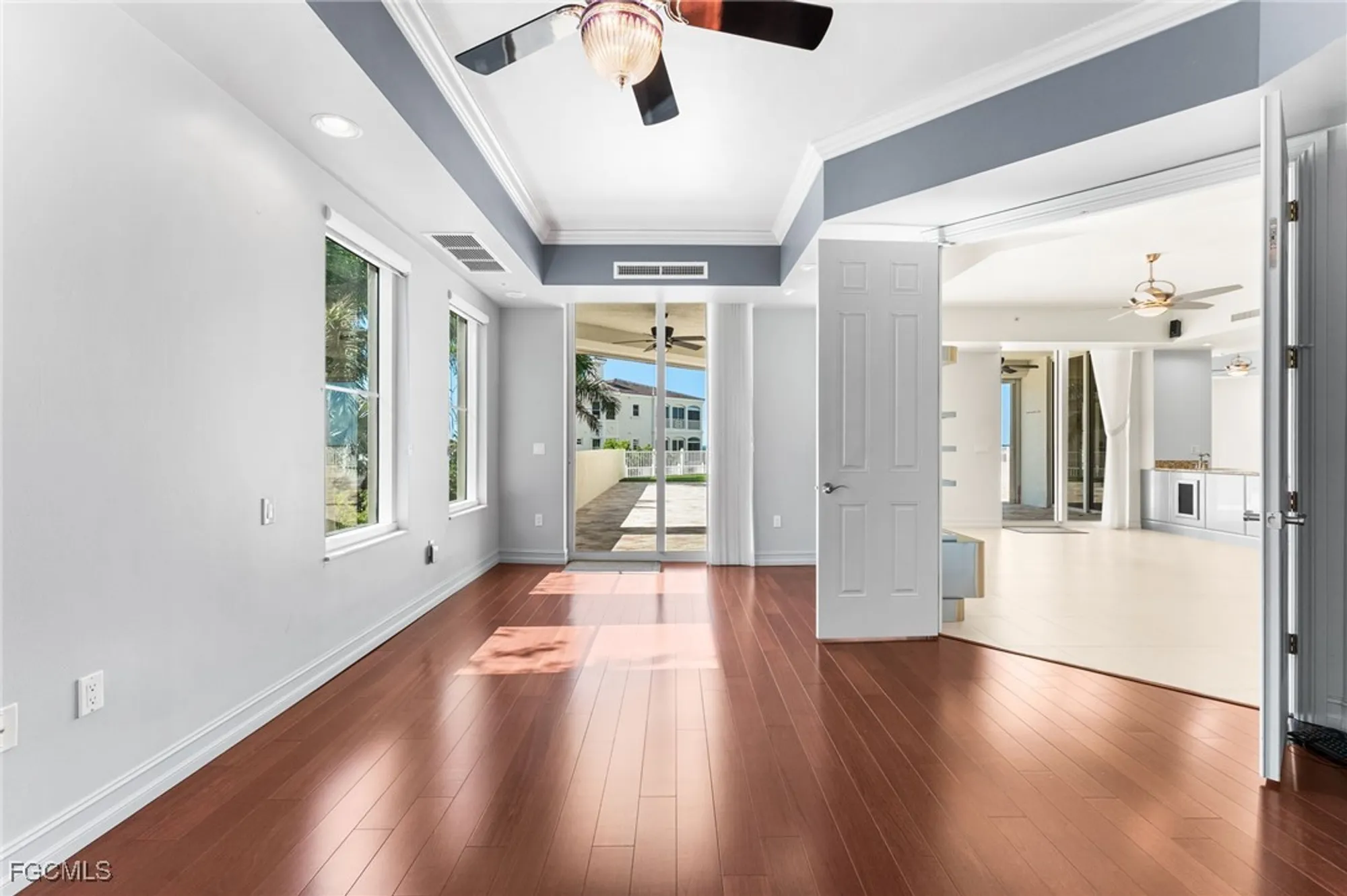 Property Slideshow image 17 of 50 | 14270 royal harbour ct 323, Fort Myers, FL, 33908