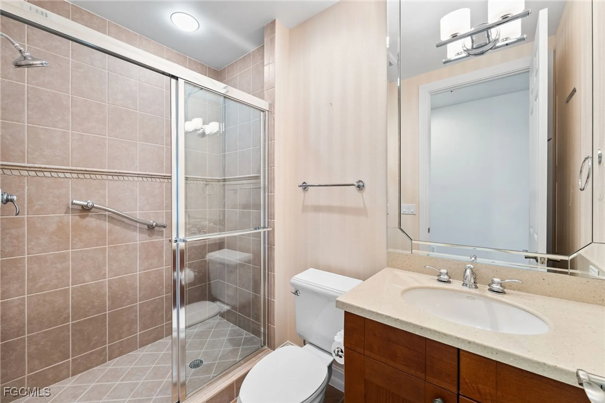 Property Slideshow image 22 of 50 | 14270 royal harbour ct 323, Fort Myers, FL, 33908