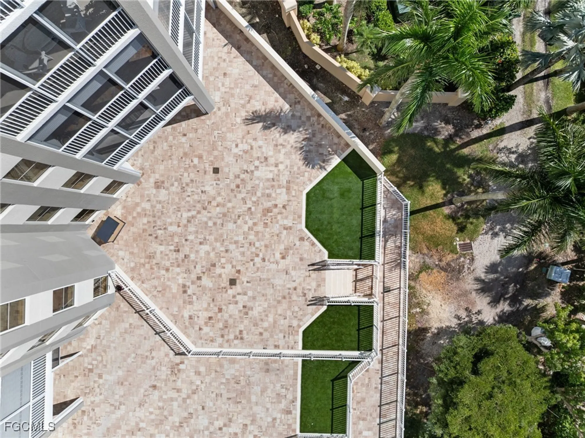 Property Slideshow image 4 of 50 | 14270 royal harbour ct 323, Fort Myers, FL, 33908