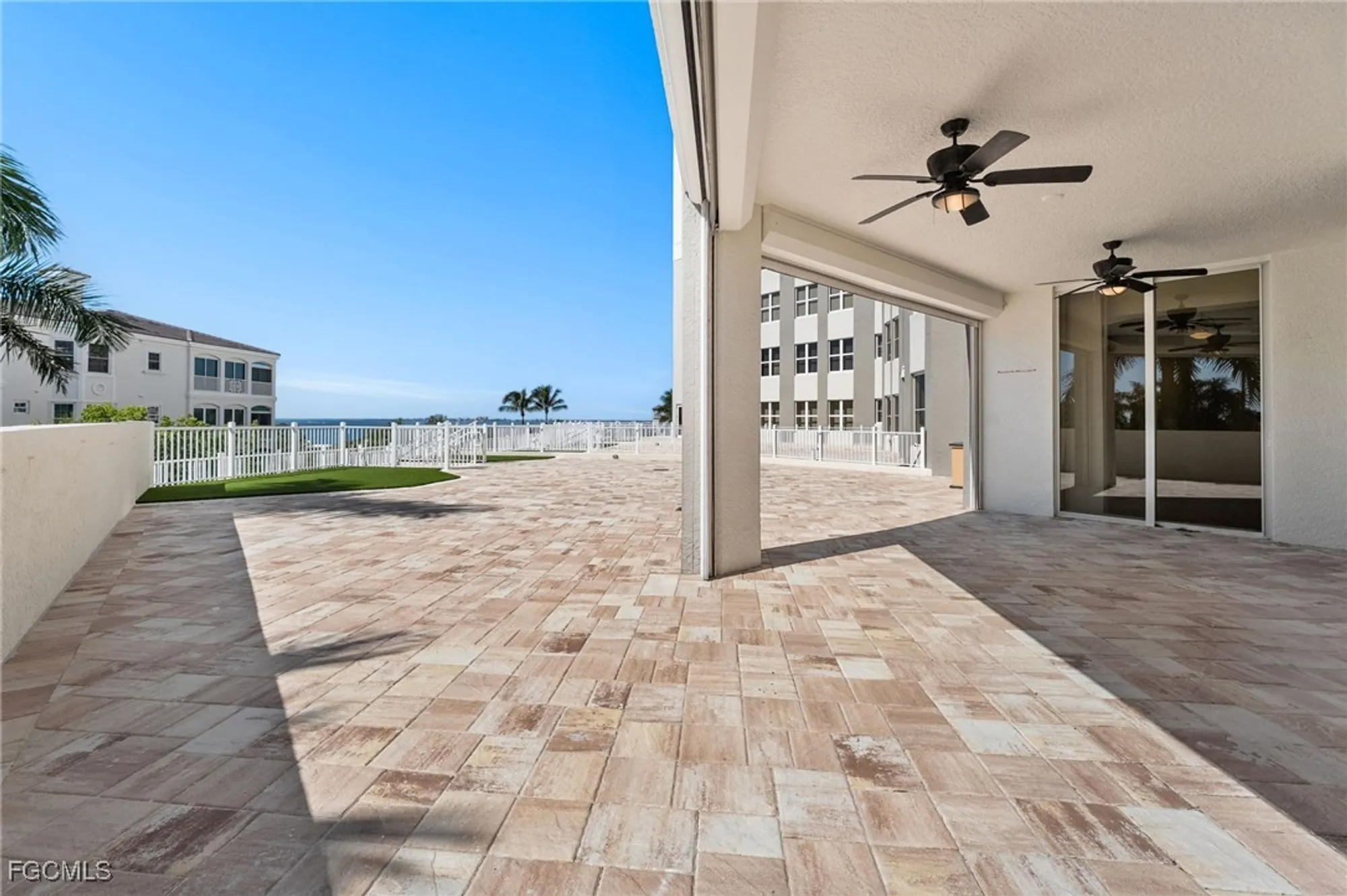 Property Slideshow image 40 of 50 | 14270 royal harbour ct 323, Fort Myers, FL, 33908