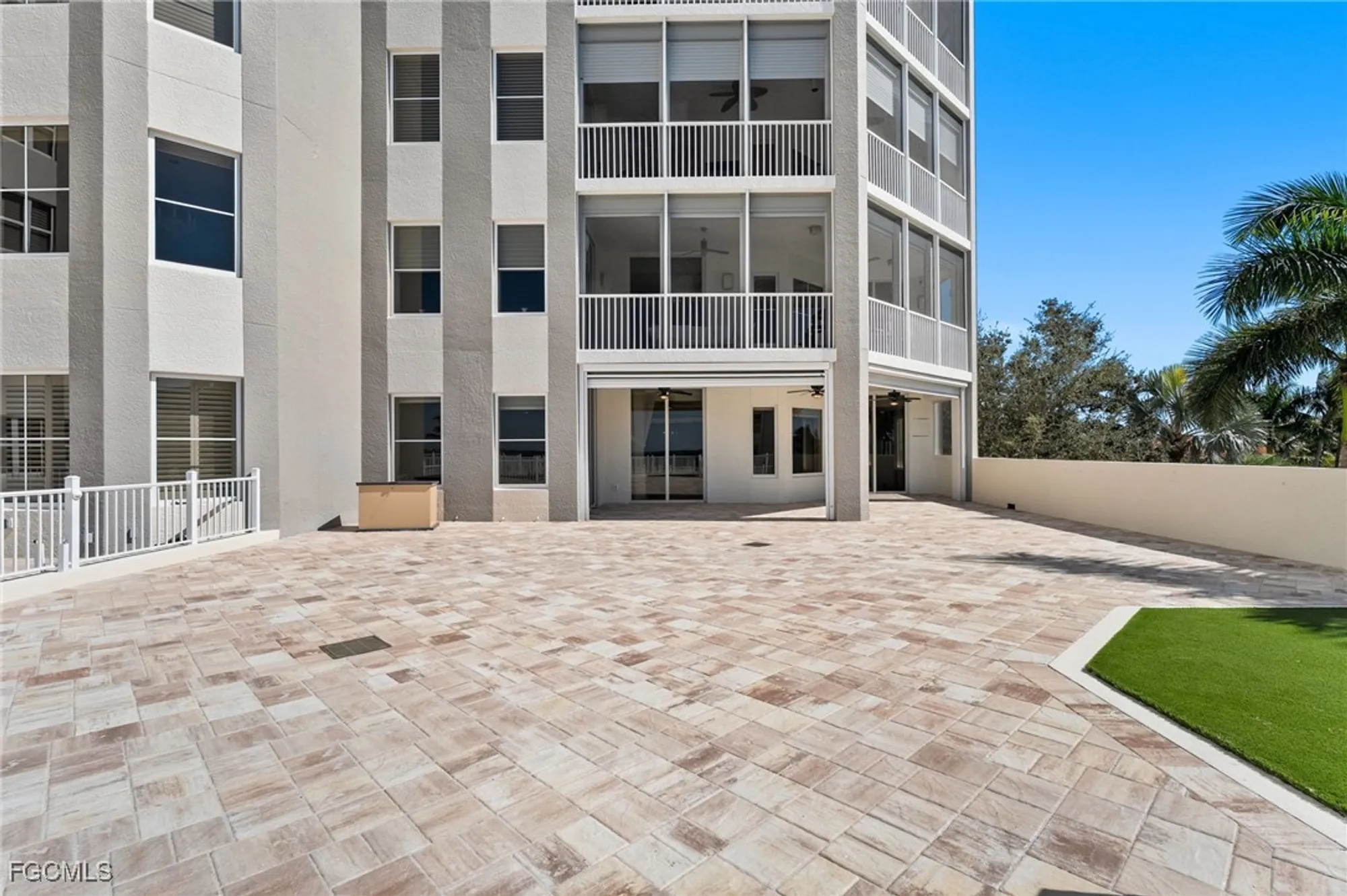 Property Slideshow image 41 of 50 | 14270 royal harbour ct 323, Fort Myers, FL, 33908