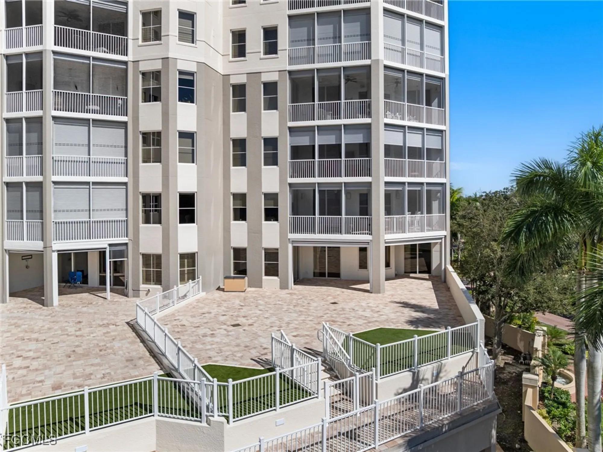 Property Slideshow image 6 of 50 | 14270 royal harbour ct 323, Fort Myers, FL, 33908