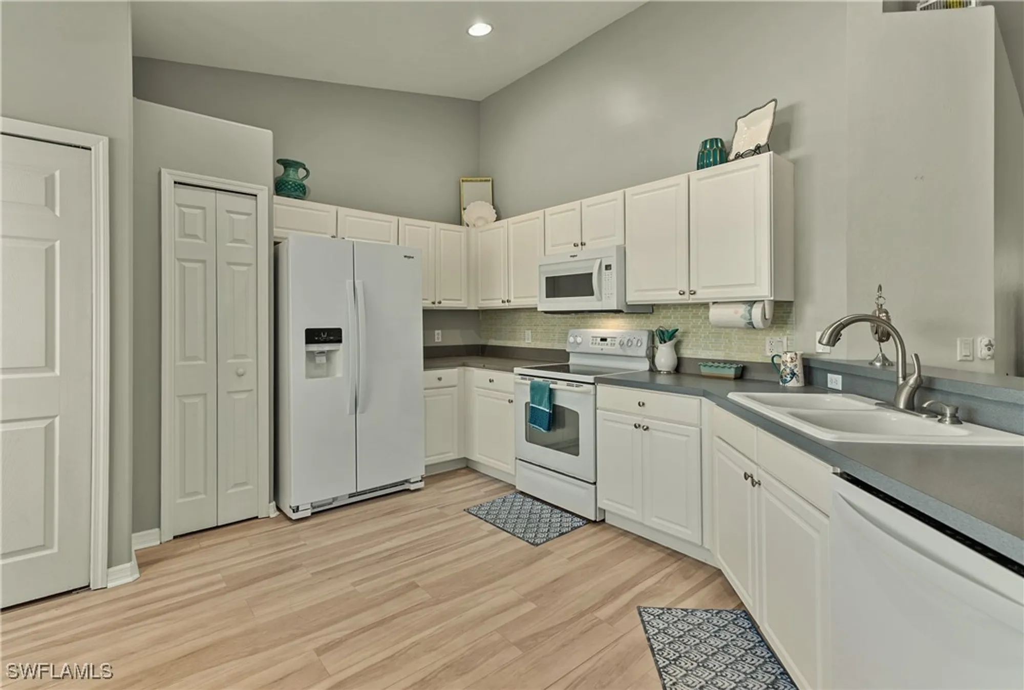 Property Slideshow image 5 of 22 | 9583 hemingway ln apt 4305, Fort Myers, FL, 33913