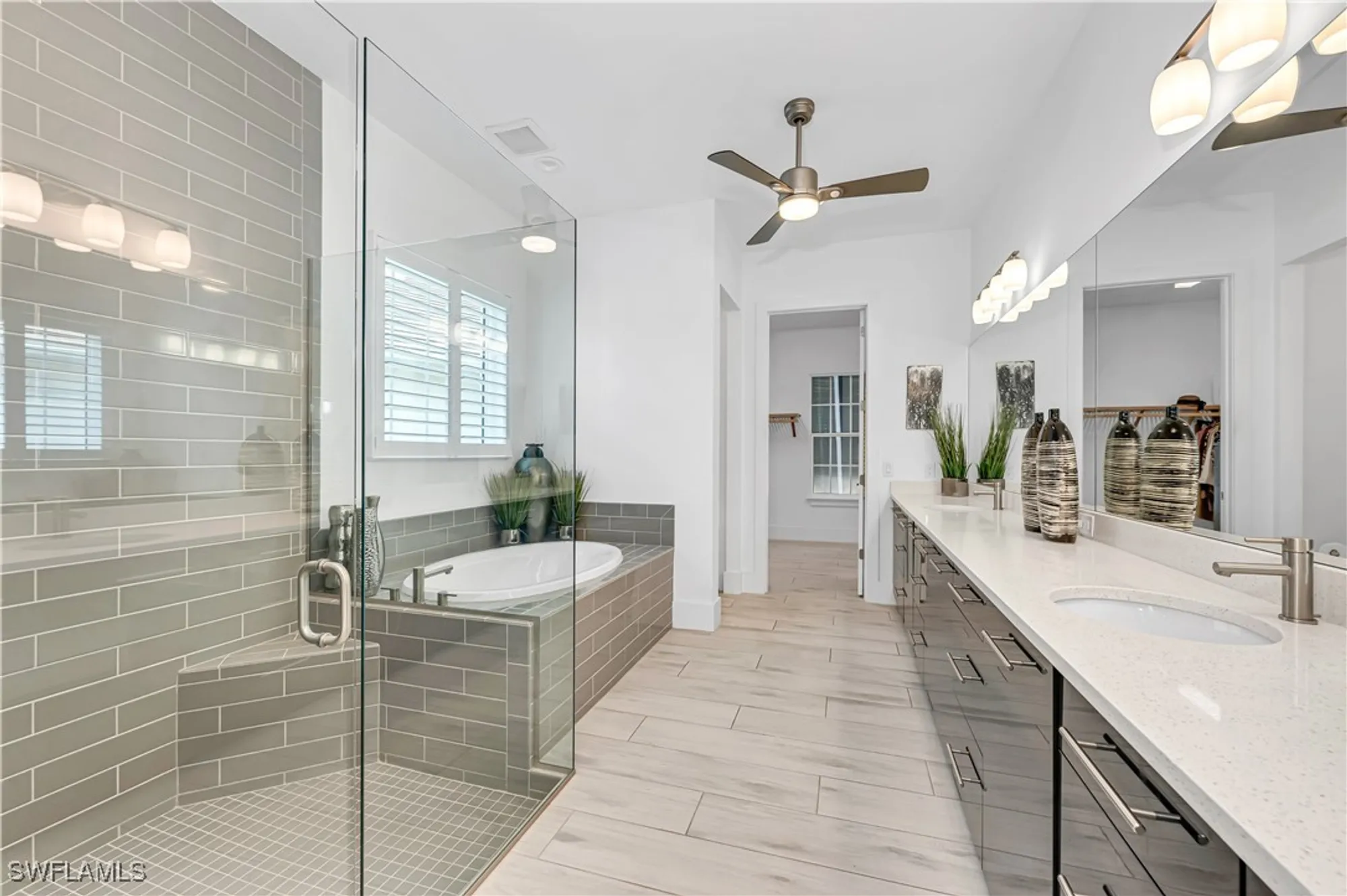 Property Slideshow image 12 of 17 | 3225 cotuit ct, Naples, FL, 34114