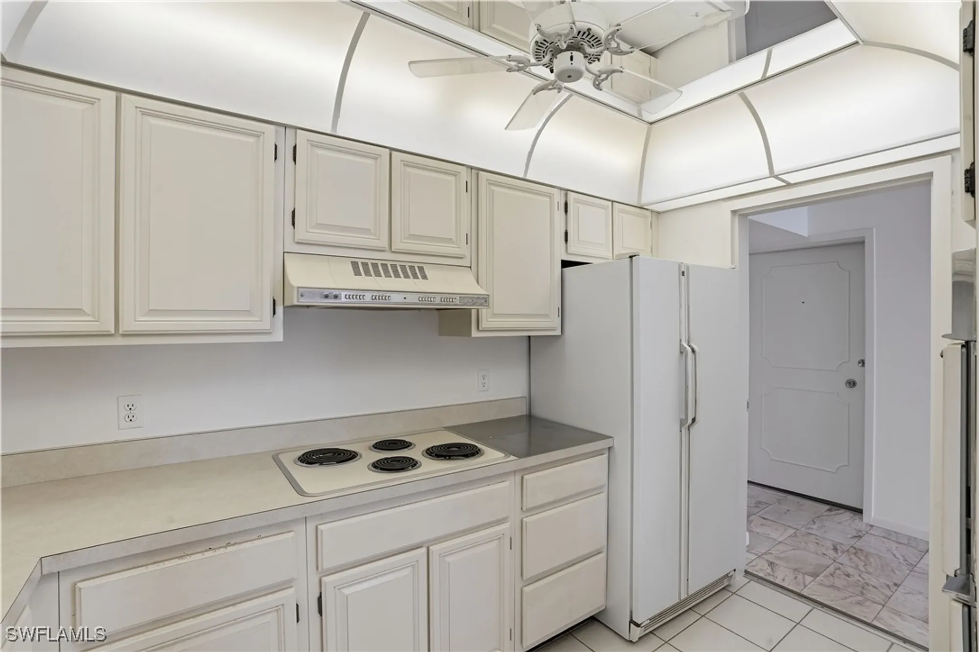 Property Slideshow image 15 of 25 | 1919 gulf shore blvd 503, Naples, FL, 34102