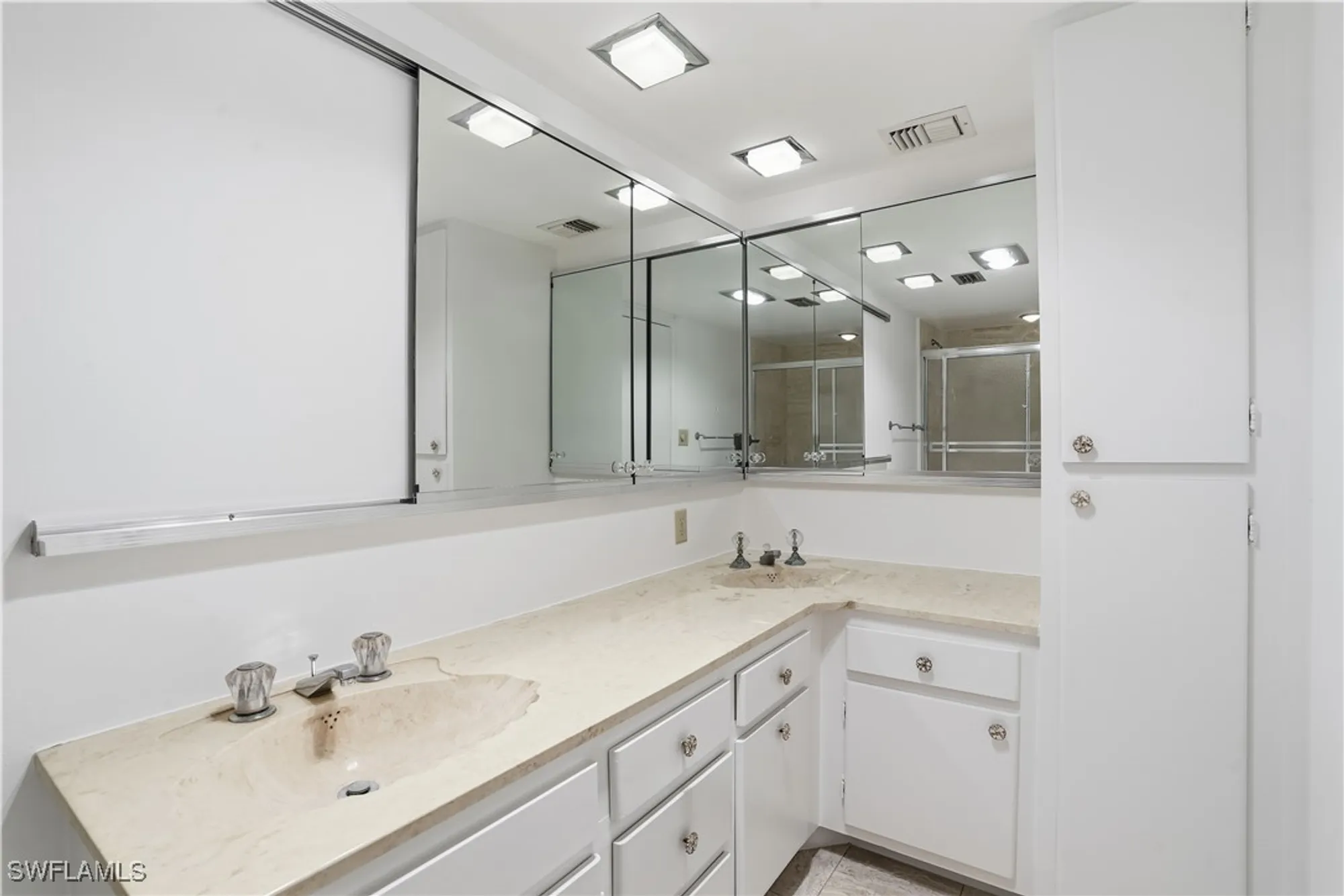 Property Slideshow image 19 of 25 | 1919 gulf shore blvd 503, Naples, FL, 34102