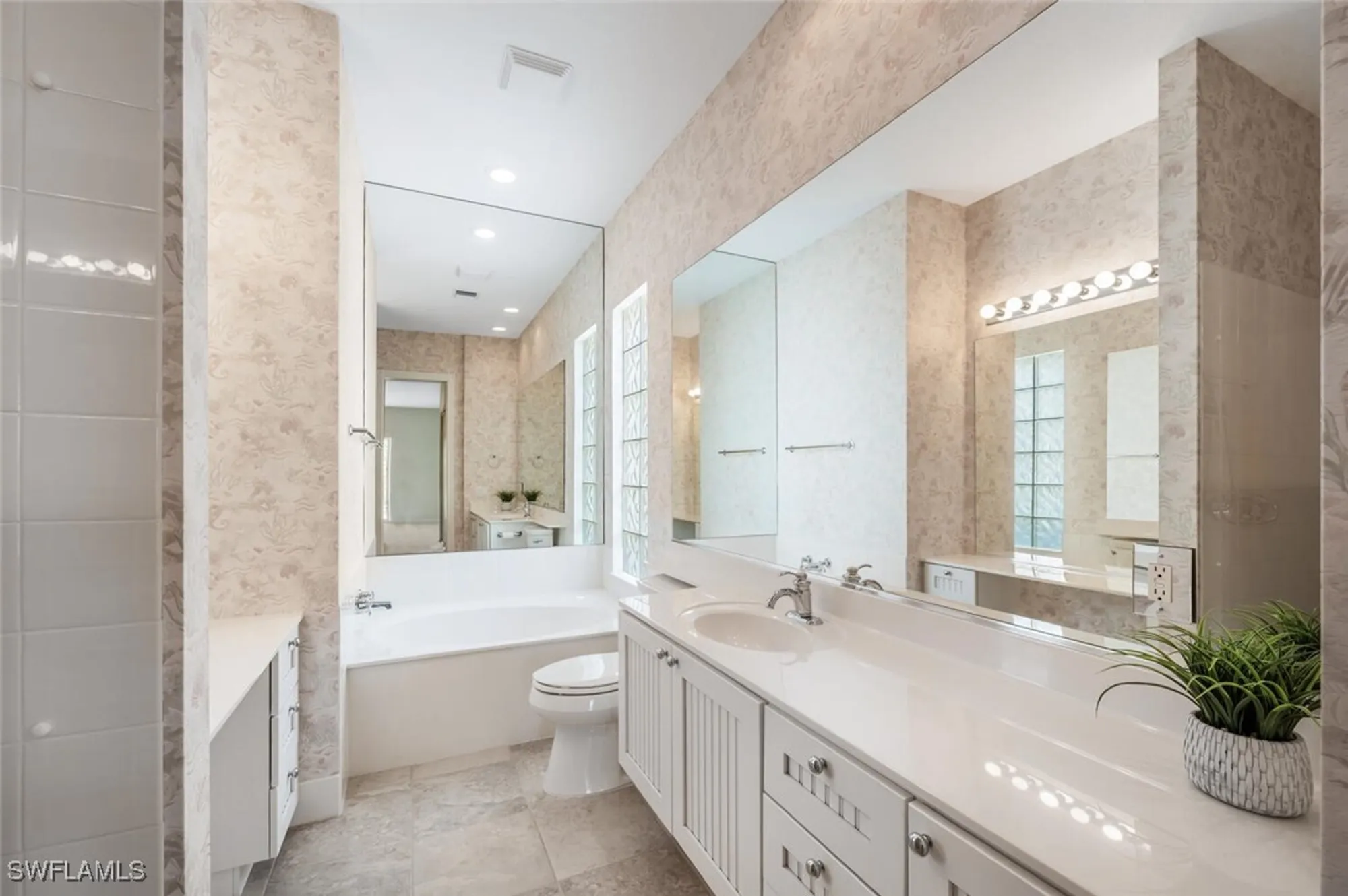 Property Slideshow image 19 of 45 | 8511 alessandria ct, Naples, FL, 34114
