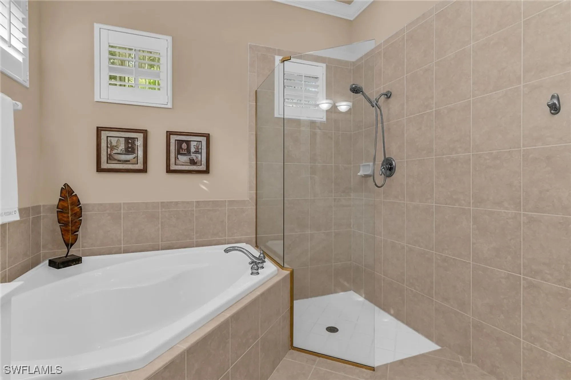 Property Slideshow image 24 of 46 | 6806 bent grass dr, Naples, FL, 34113