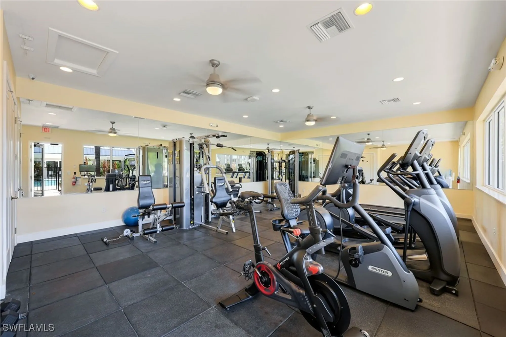 Property Slideshow image 18 of 20 | 2901 gulf shore blvd n apt 601s, Naples, FL, 34103