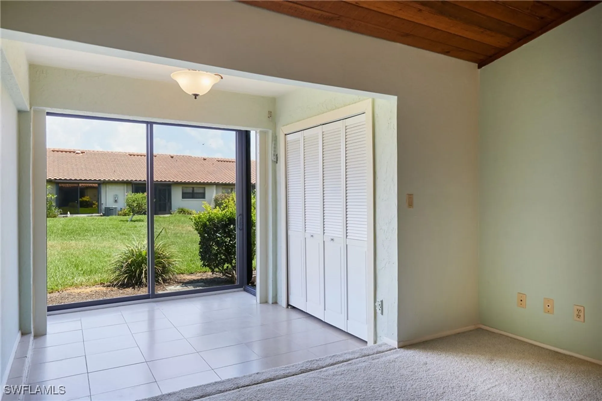 Property Slideshow image 10 of 30 | 16860 ginger ln 3049, Fort Myers, FL, 33908