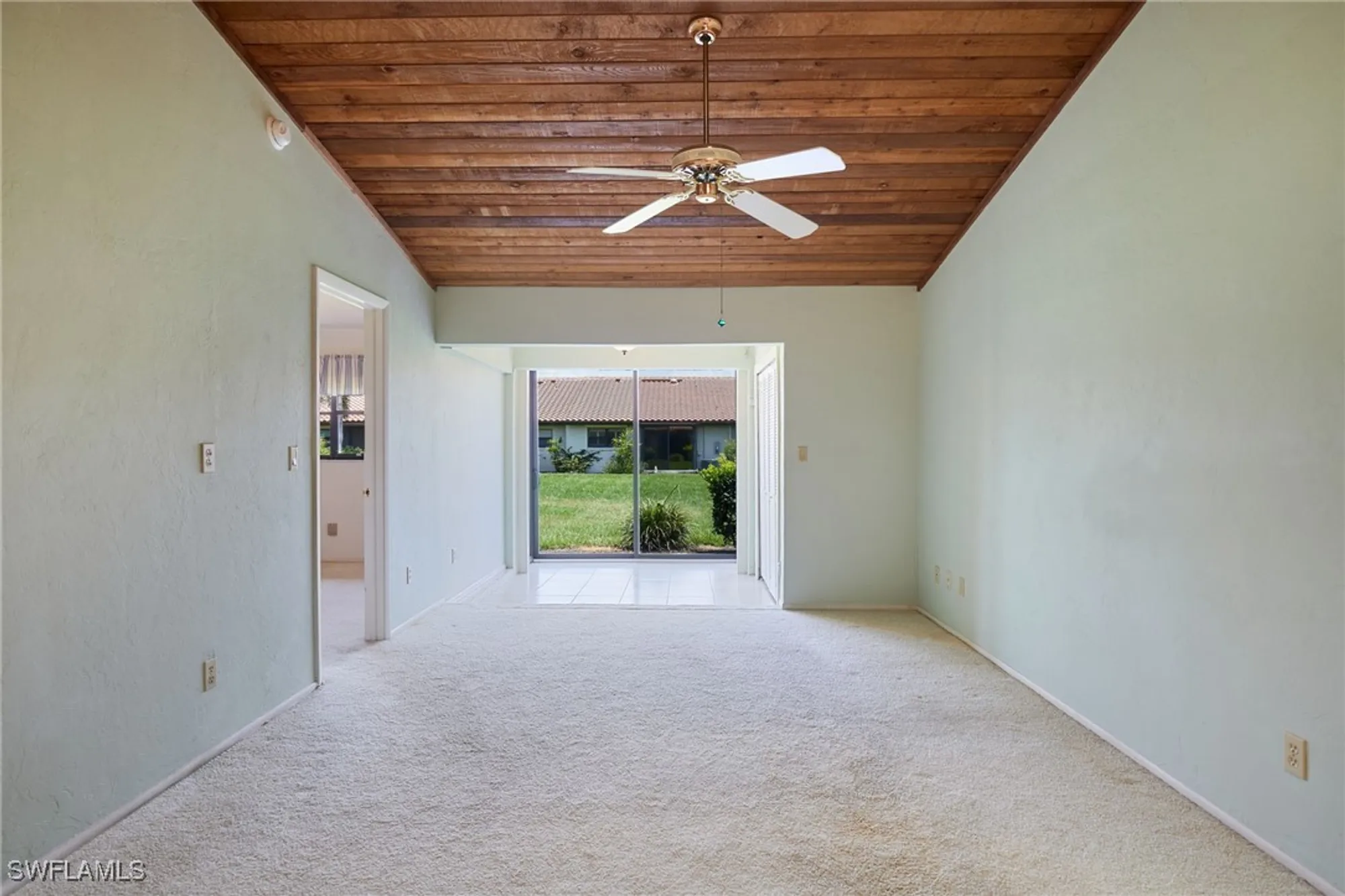 Property Slideshow image 6 of 30 | 16860 ginger ln 3049, Fort Myers, FL, 33908