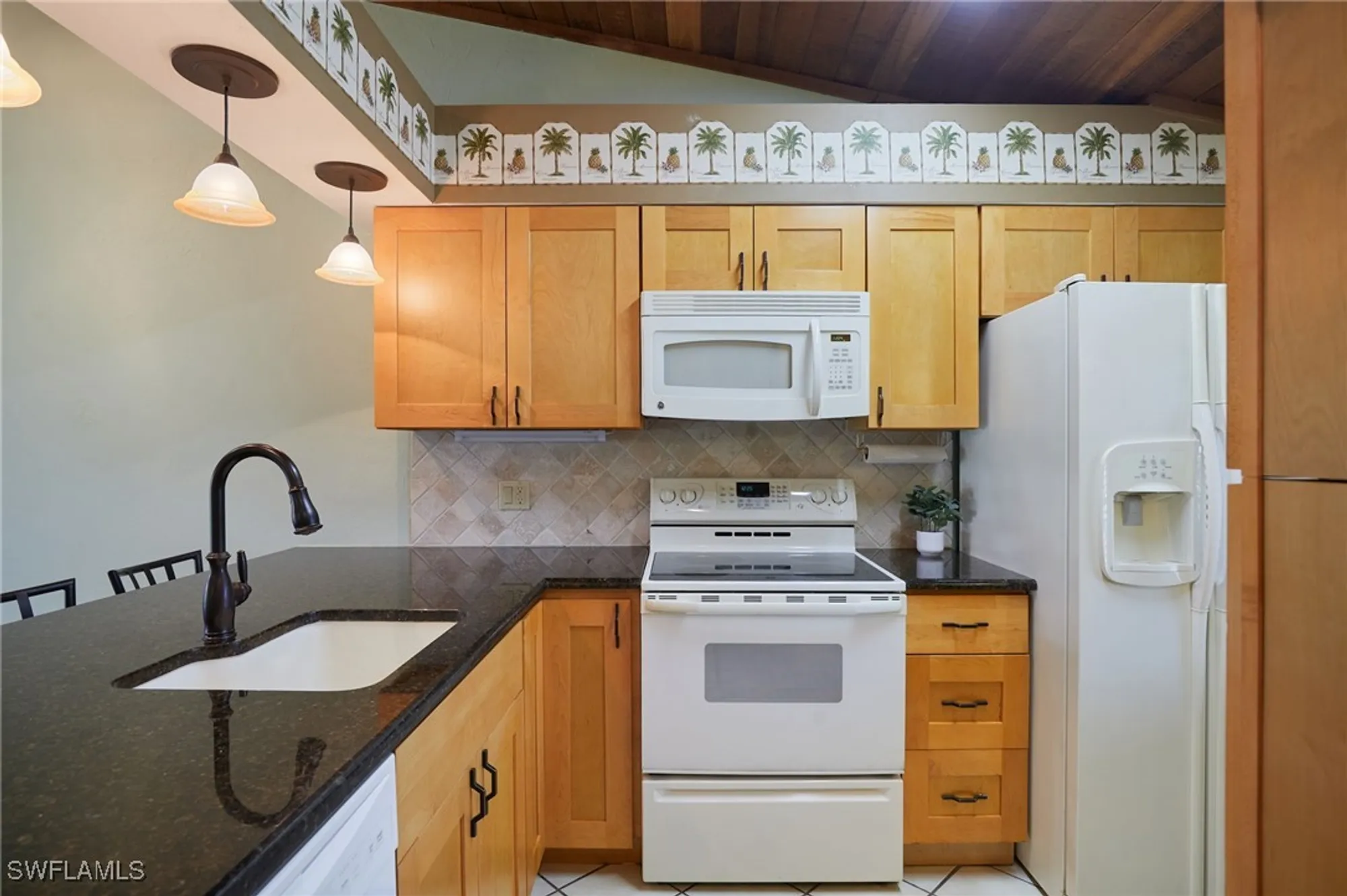 Property Slideshow image 8 of 30 | 16860 ginger ln 3049, Fort Myers, FL, 33908