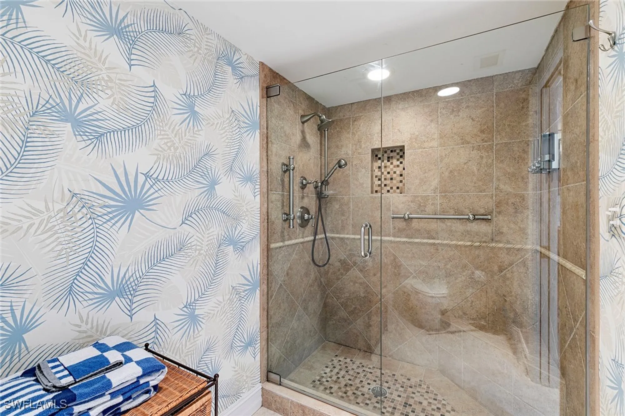 Property Slideshow image 15 of 49 | 2398 gulf shore blvd n # 101, Naples, FL, 34103