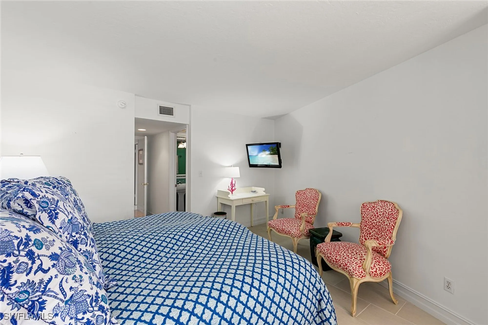 Property Slideshow image 18 of 49 | 2398 gulf shore blvd n # 101, Naples, FL, 34103