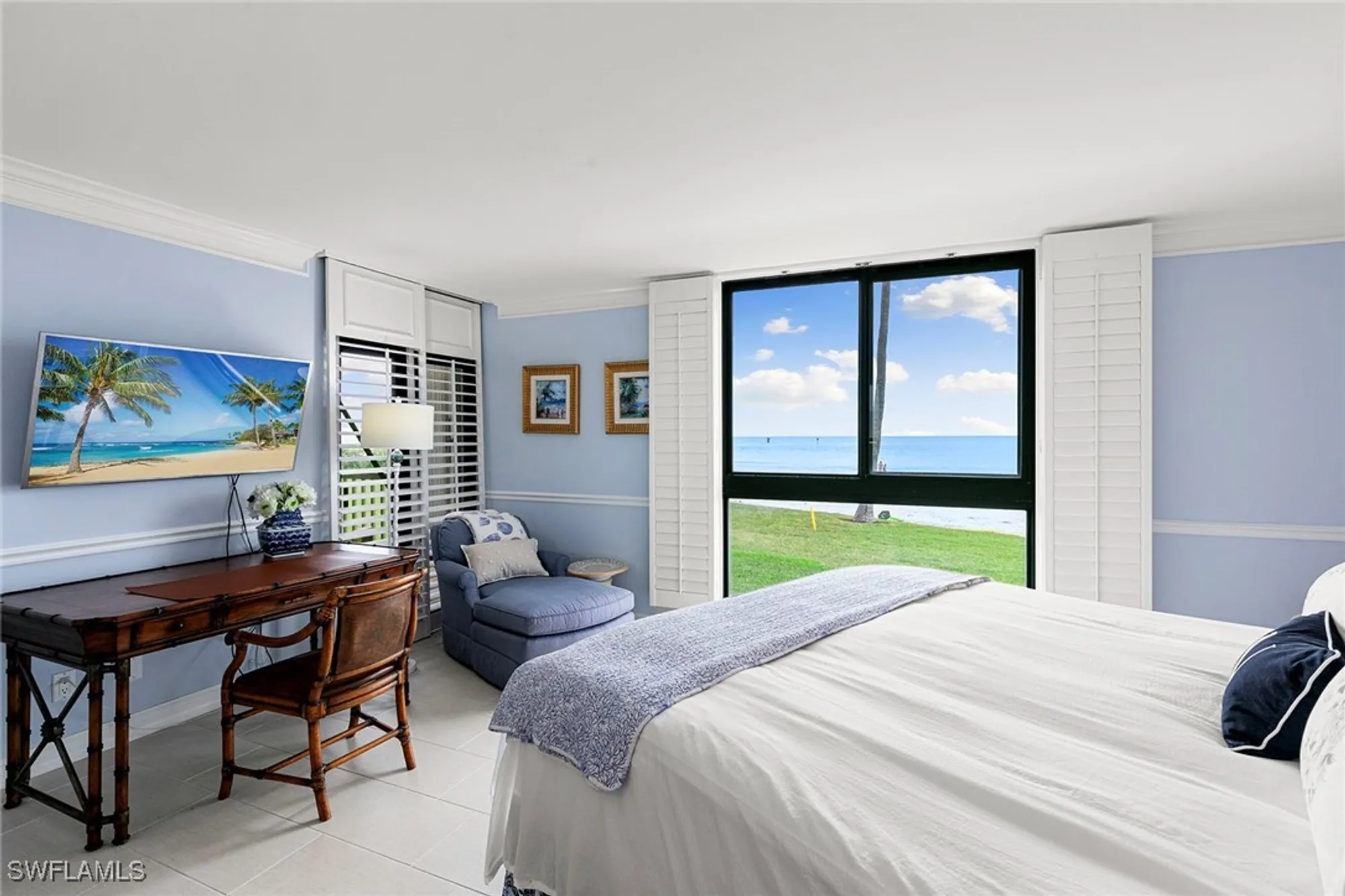 Property Slideshow image 11 of 49 | 2398 gulf shore blvd n # 101, Naples, FL, 34103
