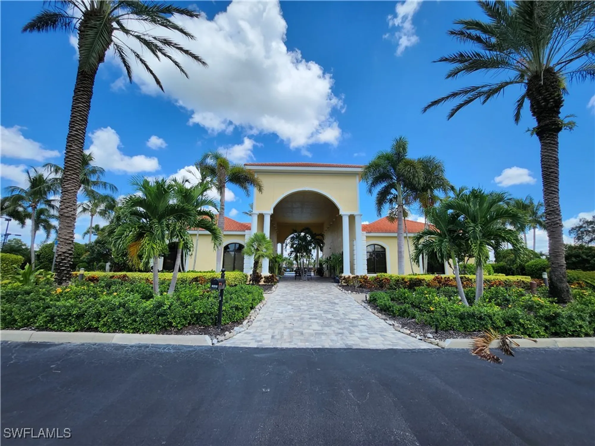 Property Slideshow image 16 of 24 | 19639 villa rosa loop, Estero, FL, 33967