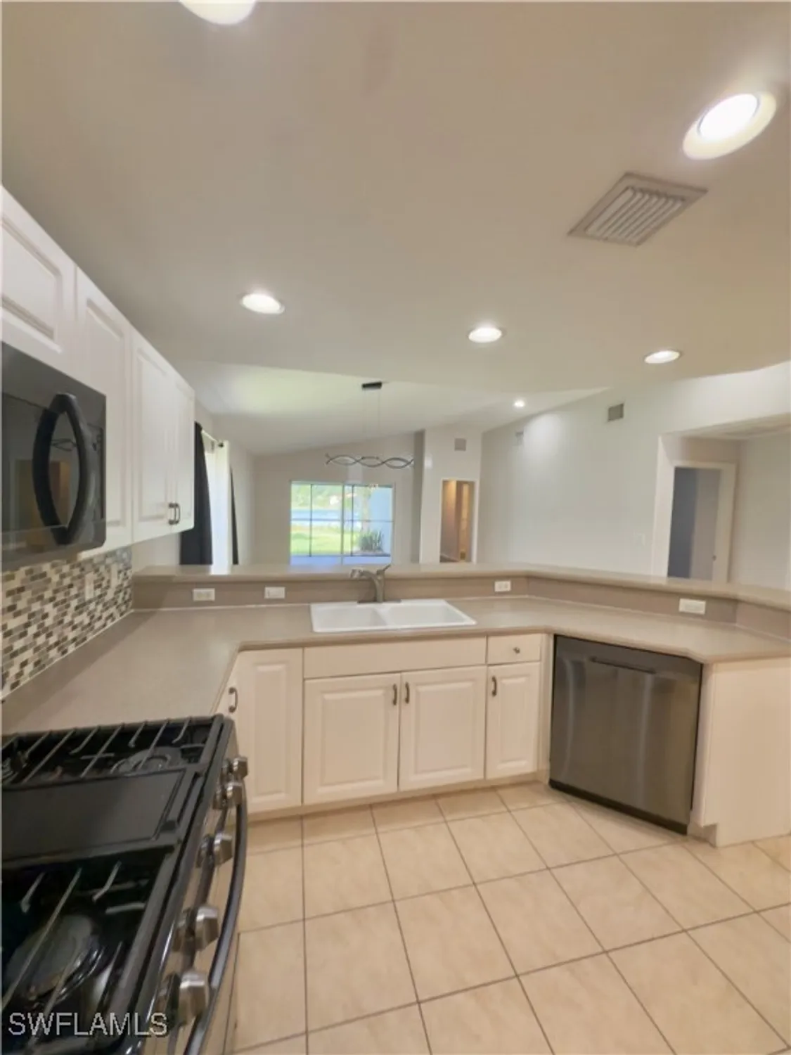 Property Slideshow image 7 of 24 | 19639 villa rosa loop, Estero, FL, 33967