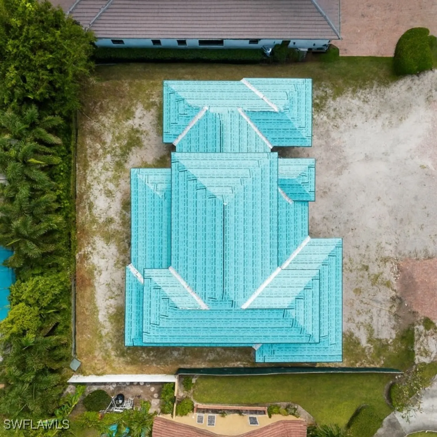 Property Slideshow image 11 of 36 | 707 buttonbush ln, Naples, FL, 34108