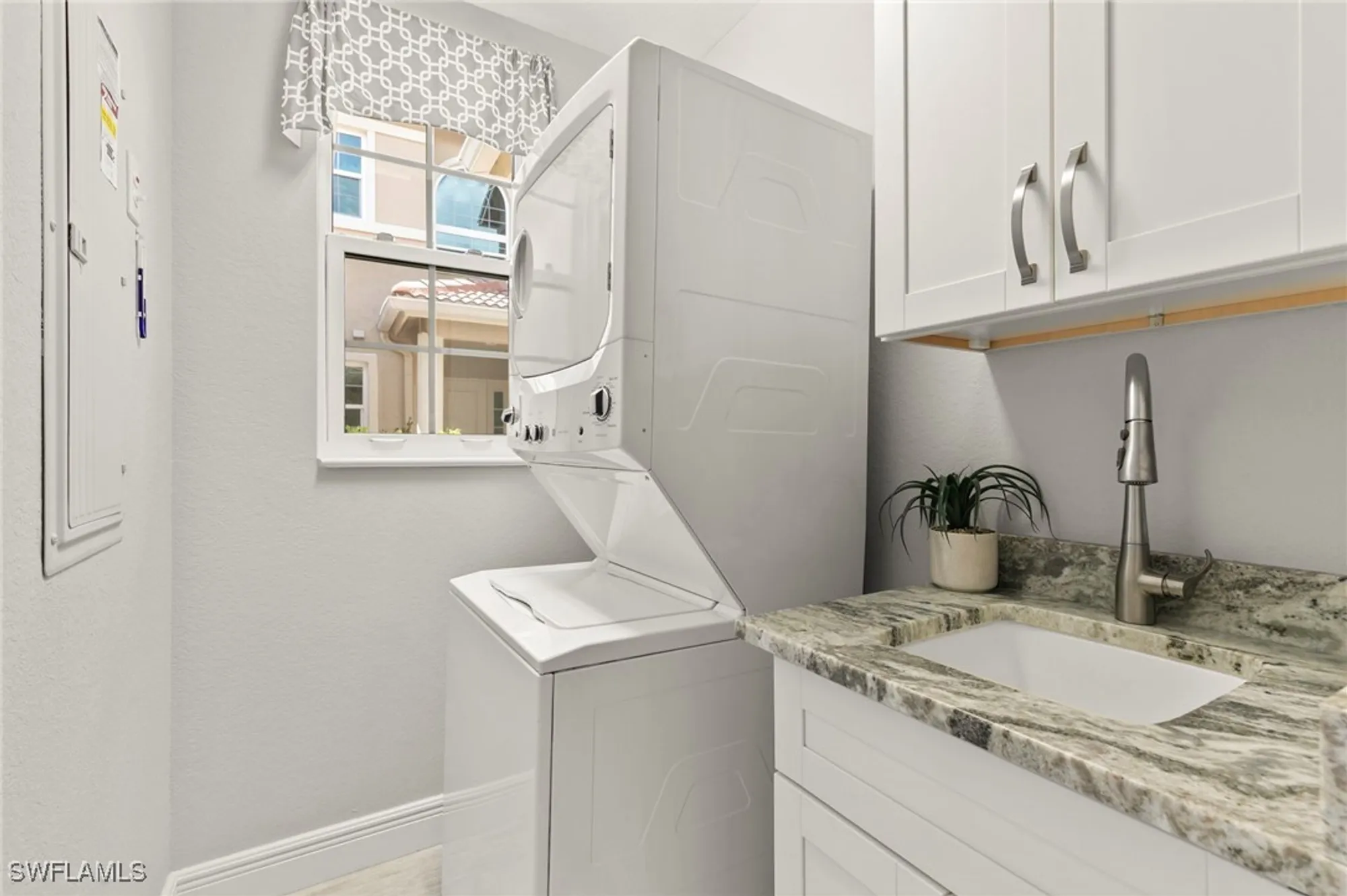 Property Slideshow image 14 of 20 | 575 el camino real # 6-102, Naples, FL, 34119