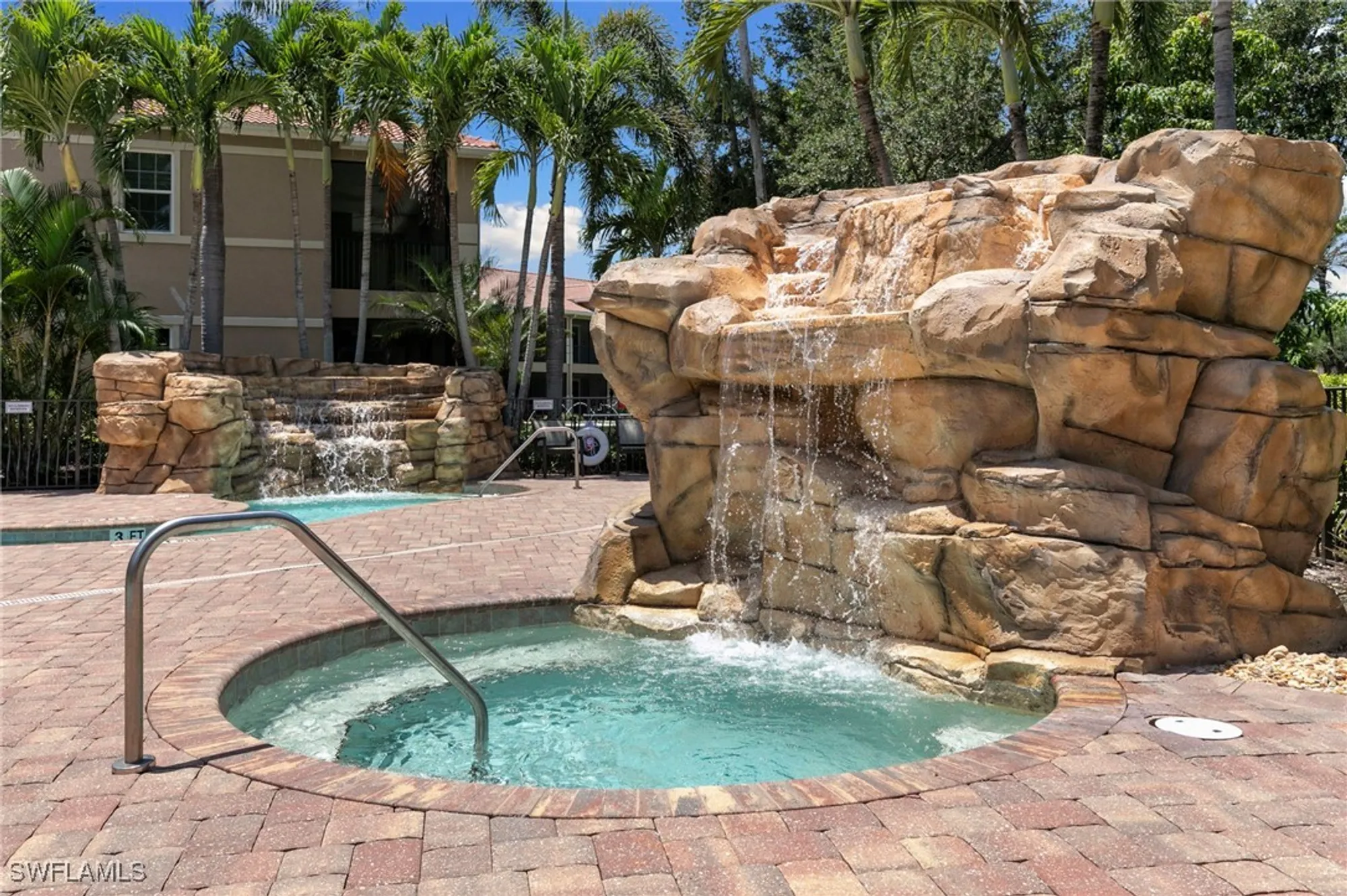 Property Slideshow image 16 of 20 | 575 el camino real # 6-102, Naples, FL, 34119
