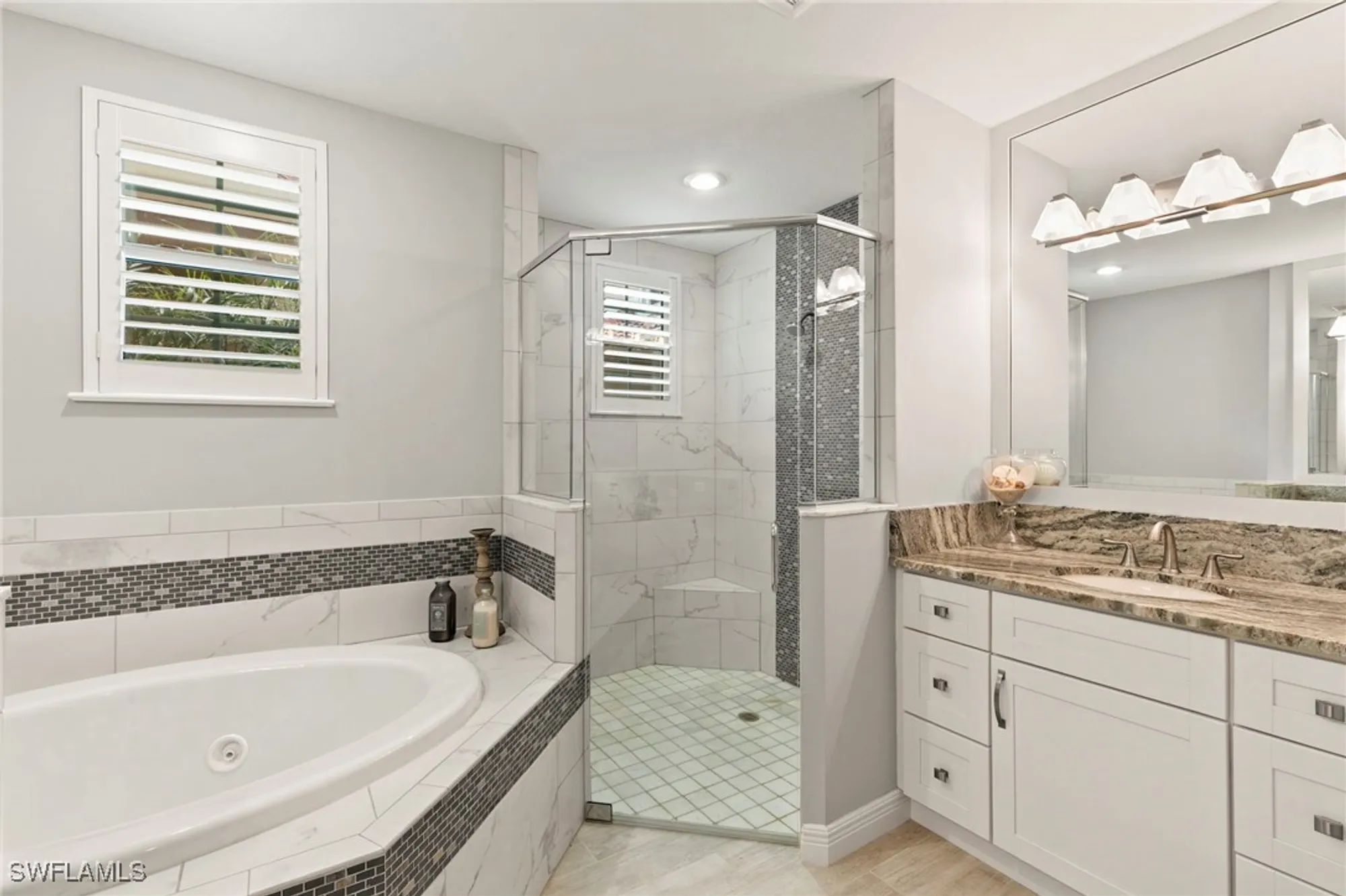 Property Slideshow image 10 of 20 | 575 el camino real # 6-102, Naples, FL, 34119