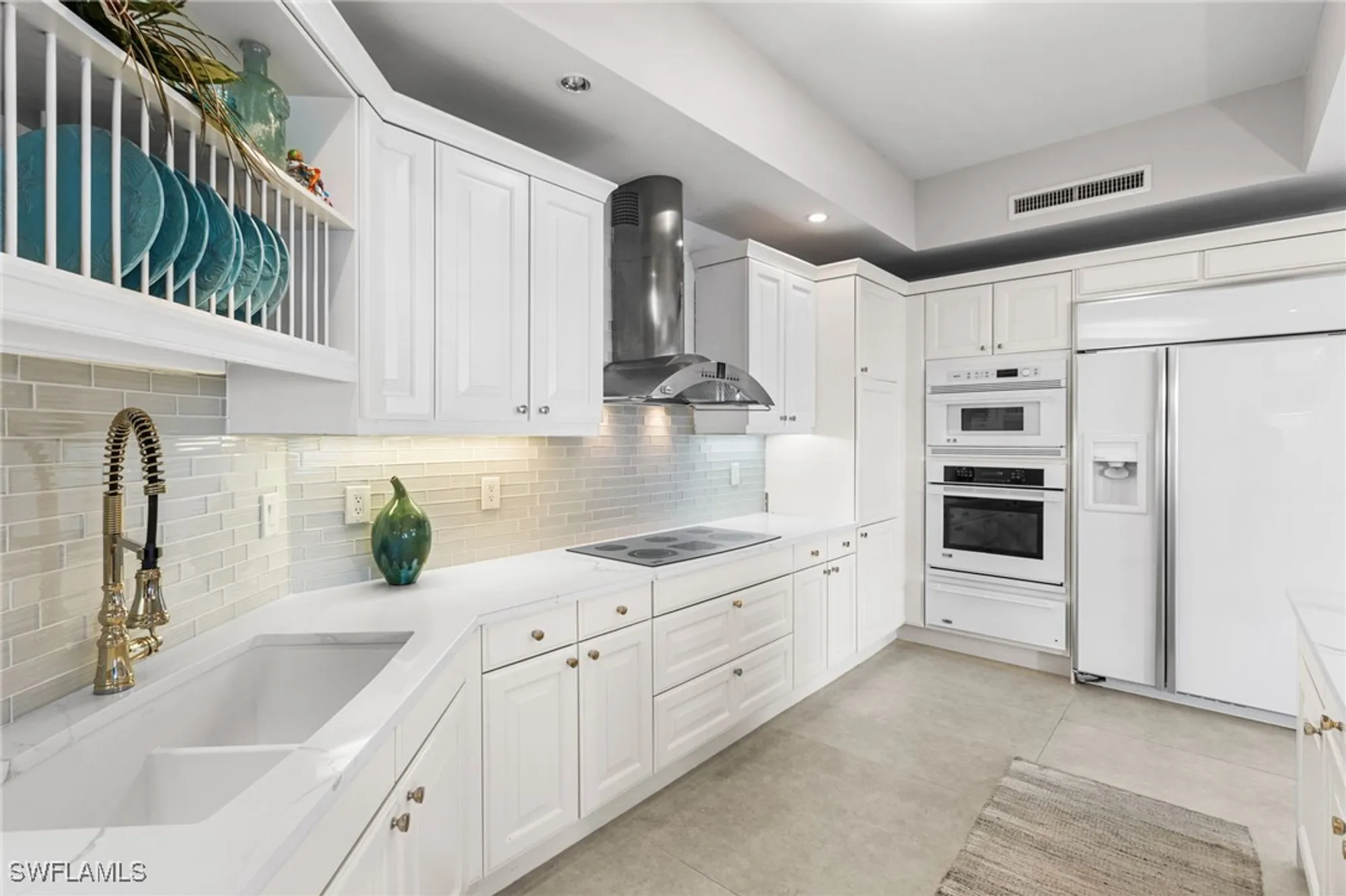 Property Slideshow image 16 of 50 | 14270 royal harbour ct 920, Fort Myers, FL, 33908