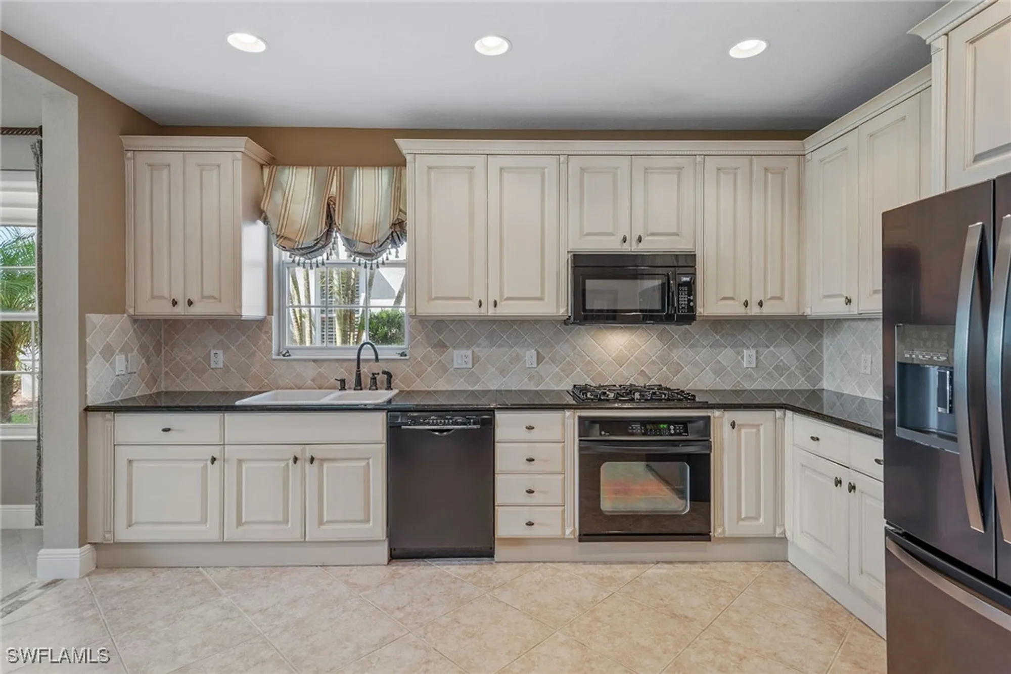 Property Slideshow image 8 of 50 | 9030 cascada way 102, Naples, FL, 34114