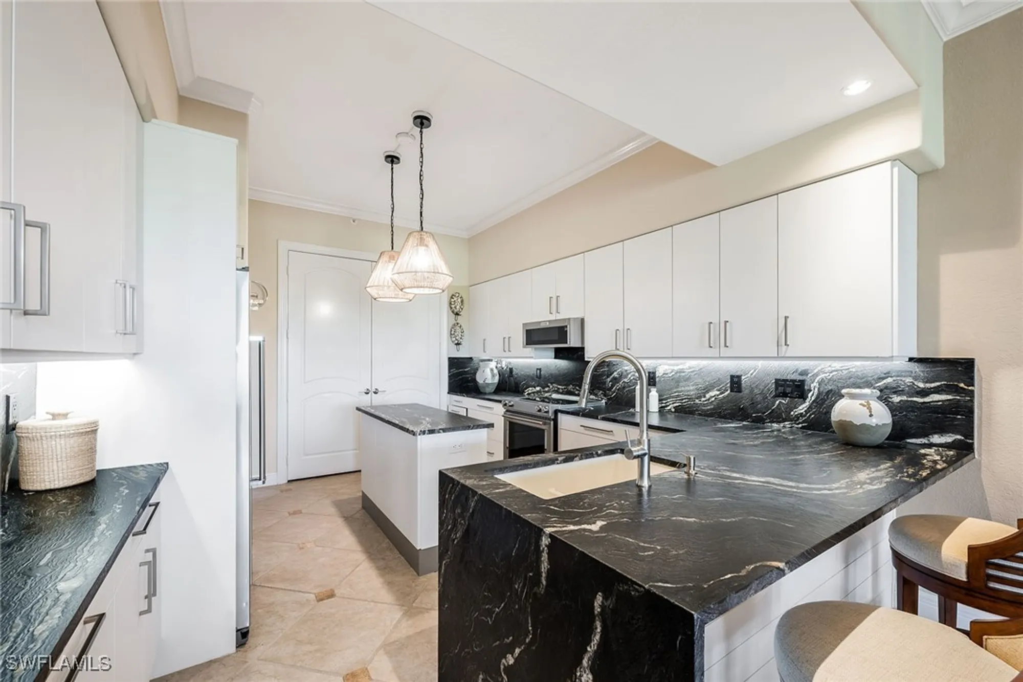 Property Slideshow image 14 of 43 | 560 el camino real apt 1102, Naples, FL, 34119