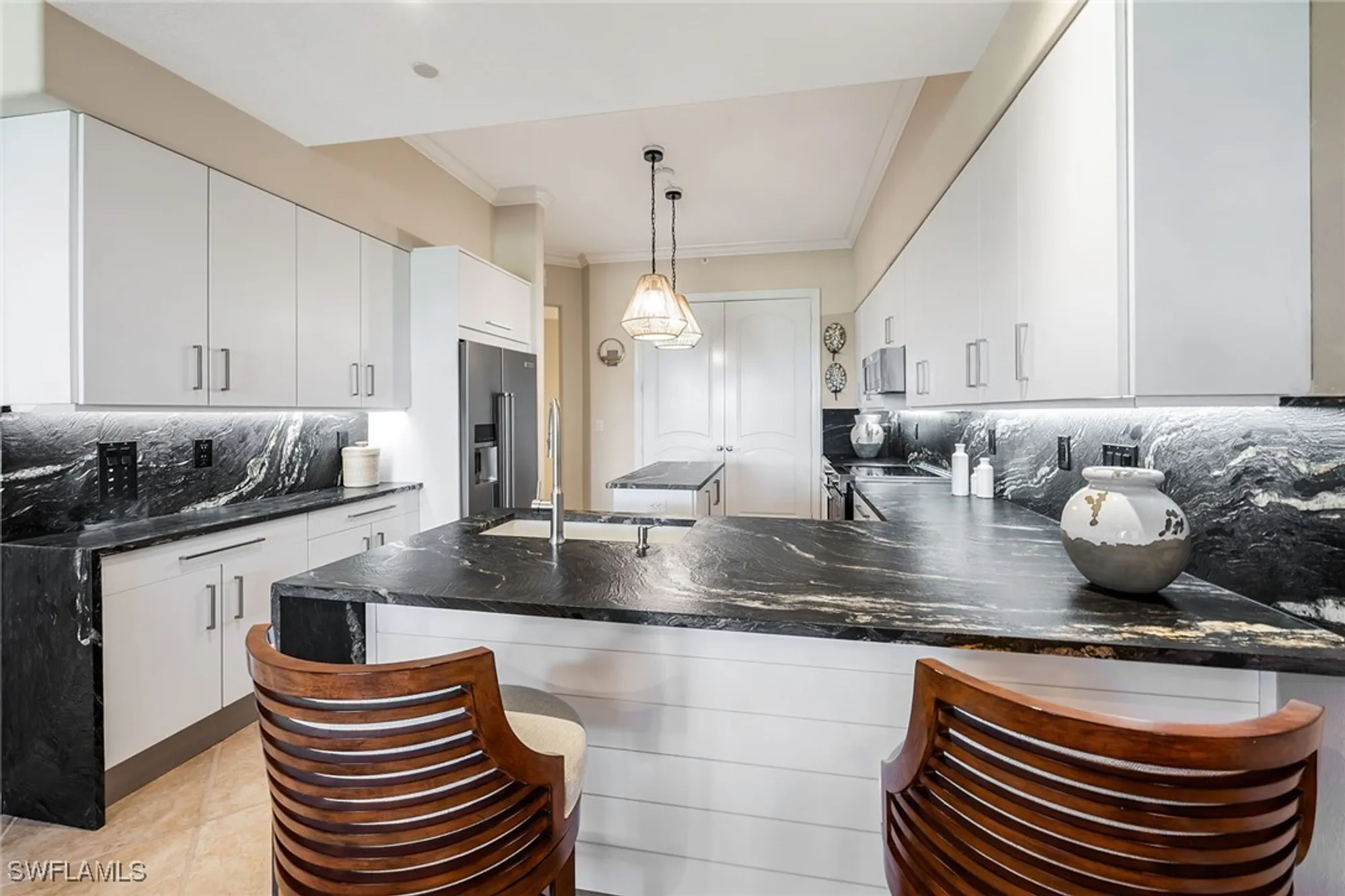 Property Slideshow image 13 of 43 | 560 el camino real apt 1102, Naples, FL, 34119