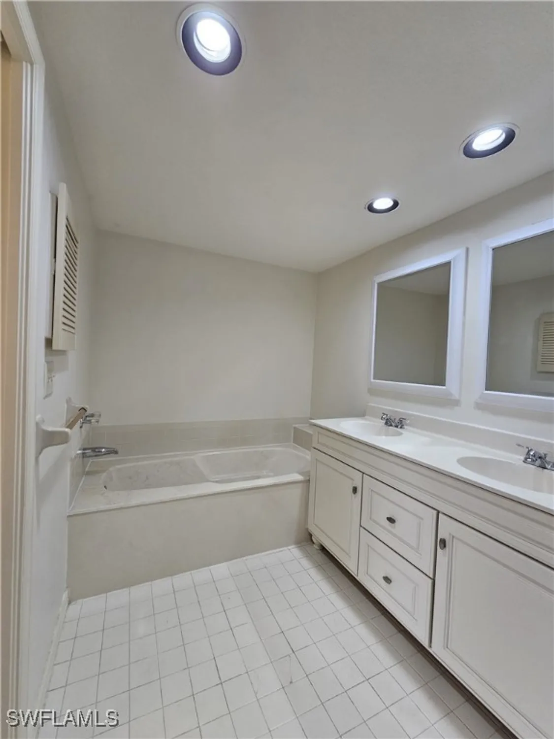 Property Slideshow image 21 of 34 | 6025 chardonnay ln apt 102, Naples, FL, 34119
