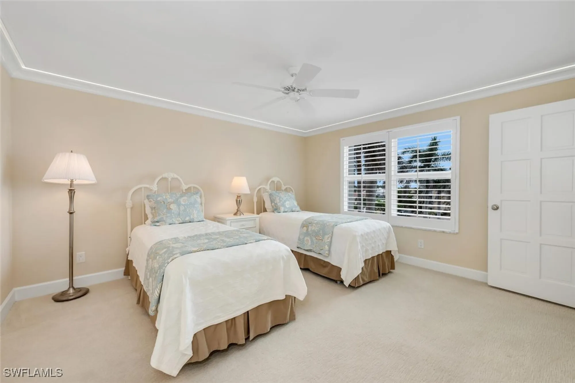 Property Slideshow image 14 of 21 | 3003 gulf shore blvd 404, Naples, FL, 34103