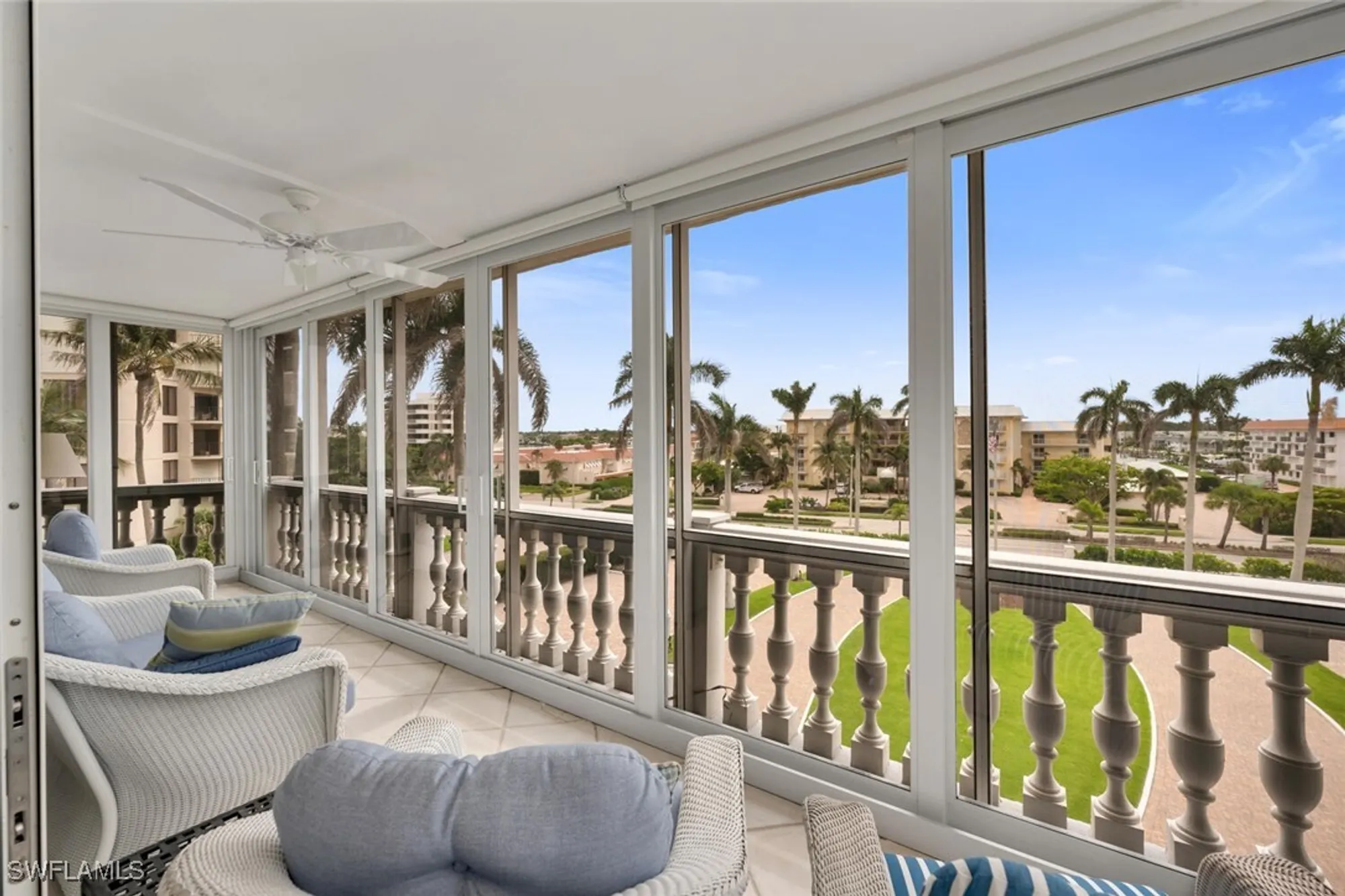 Property Slideshow image 16 of 21 | 3003 gulf shore blvd 404, Naples, FL, 34103