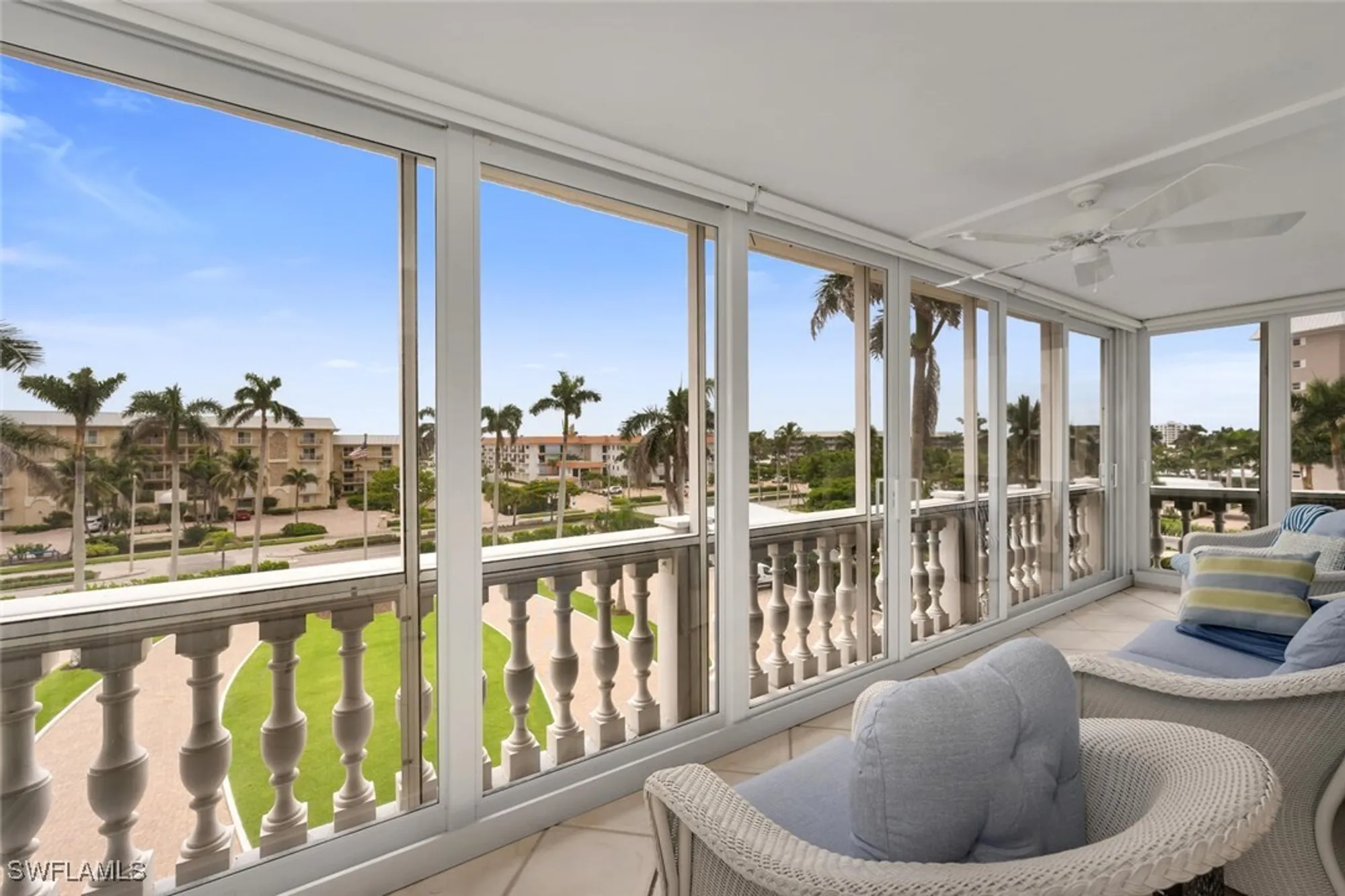Property Slideshow image 17 of 21 | 3003 gulf shore blvd 404, Naples, FL, 34103