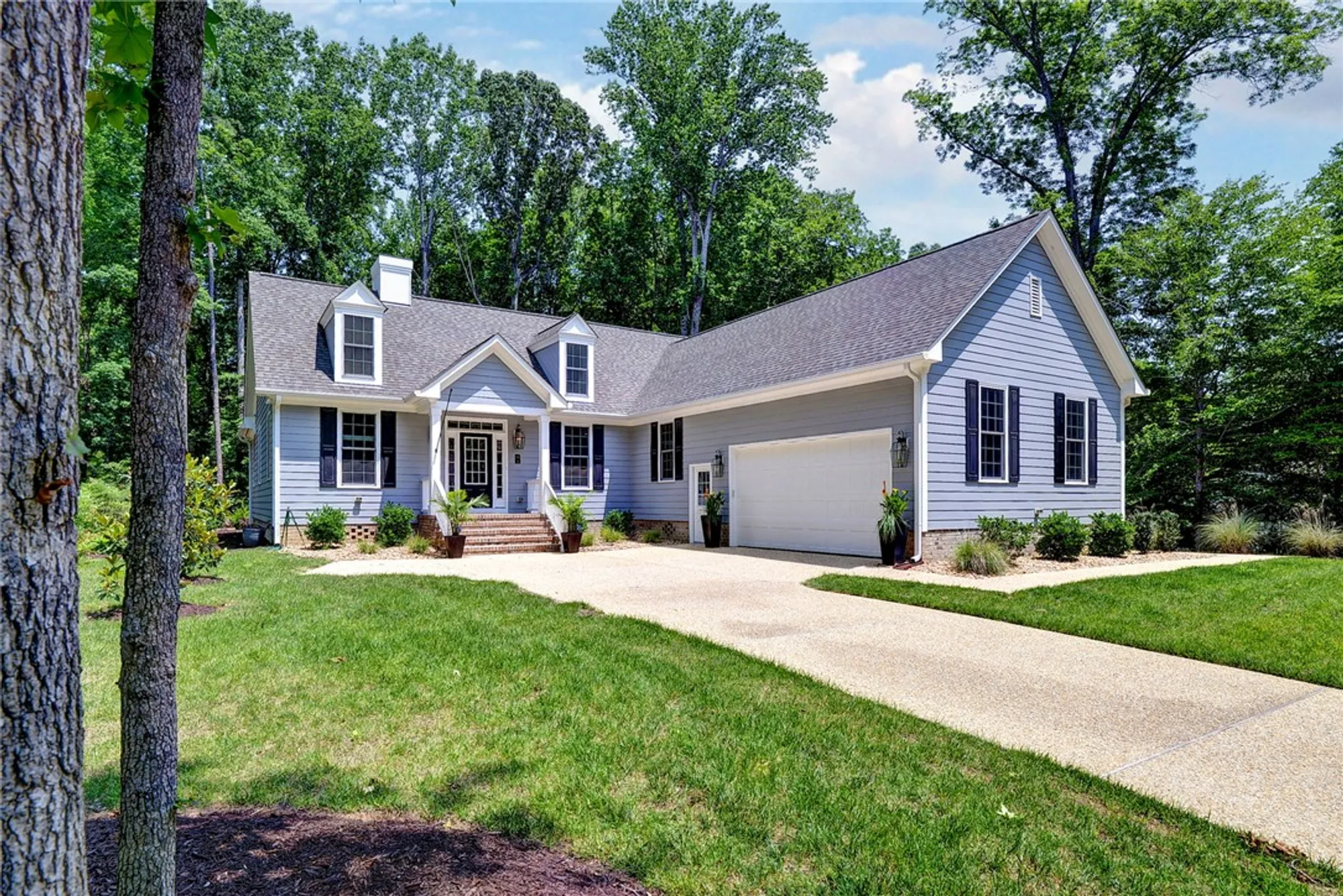 Property Slideshow image 2 of 42 | 3 menife ct, Williamsburg, VA, 23188