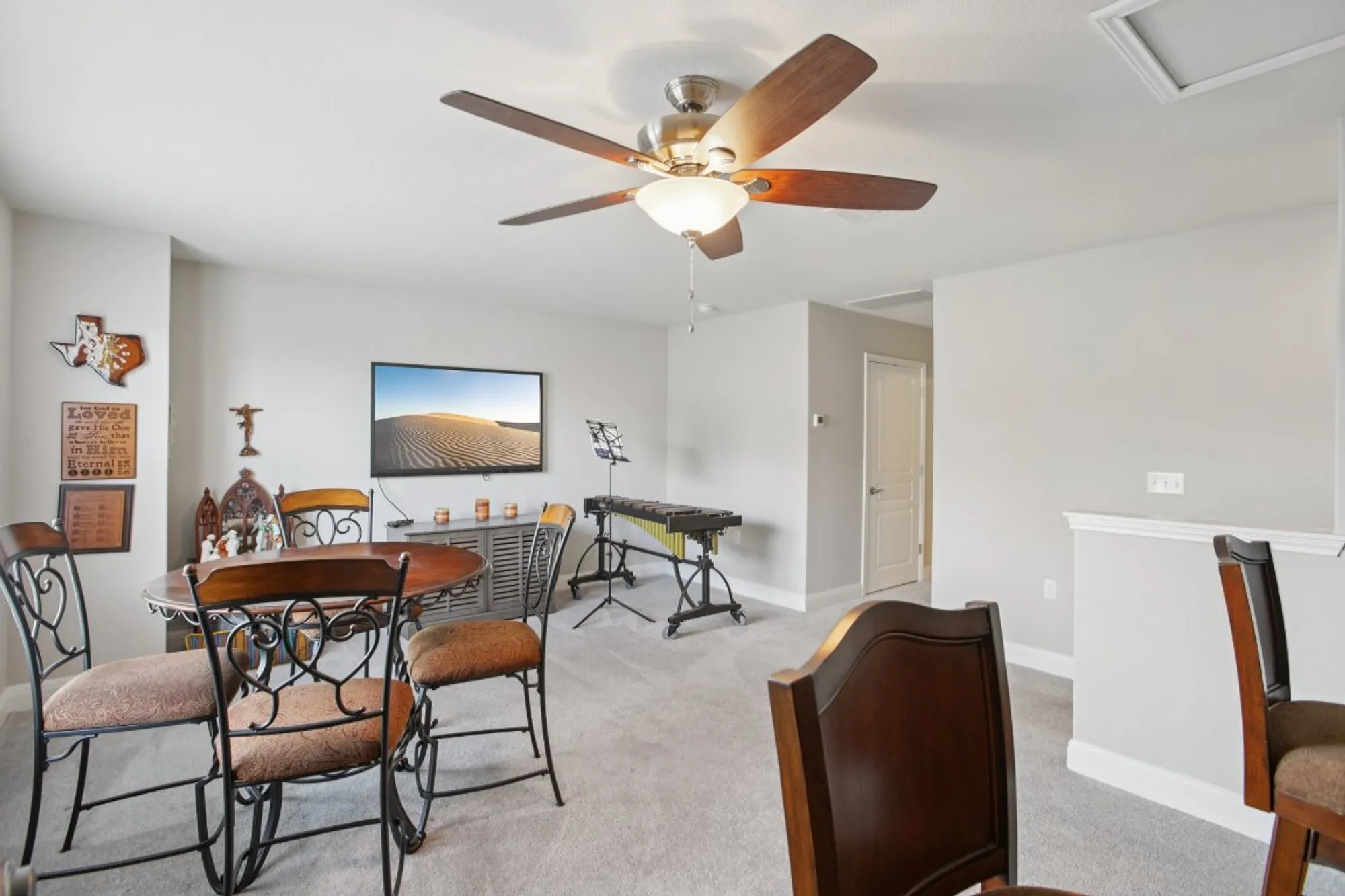 Property Slideshow image 10 of 40 | 806 holiday creek ln, Georgetown, TX, 78633