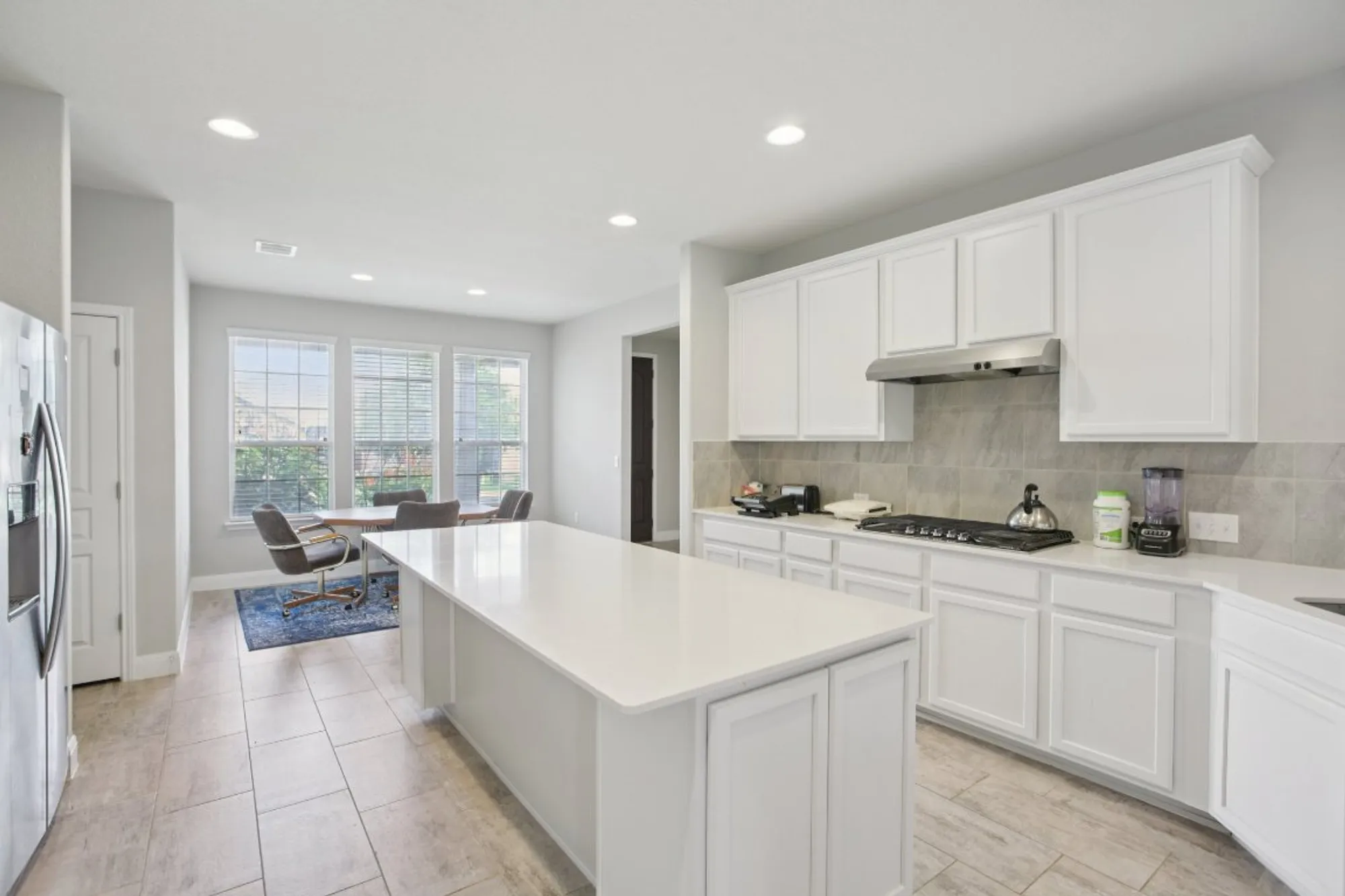 Property Slideshow image 12 of 40 | 806 holiday creek ln, Georgetown, TX, 78633